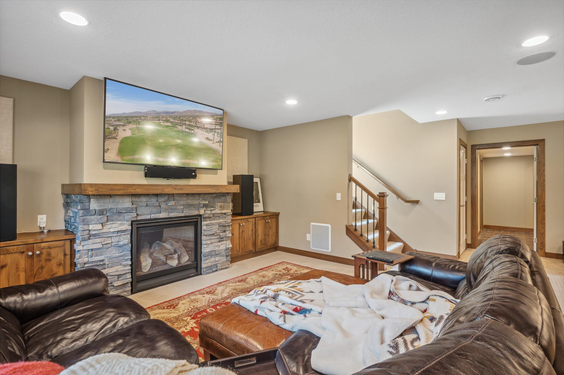 887 Pinetree Court
