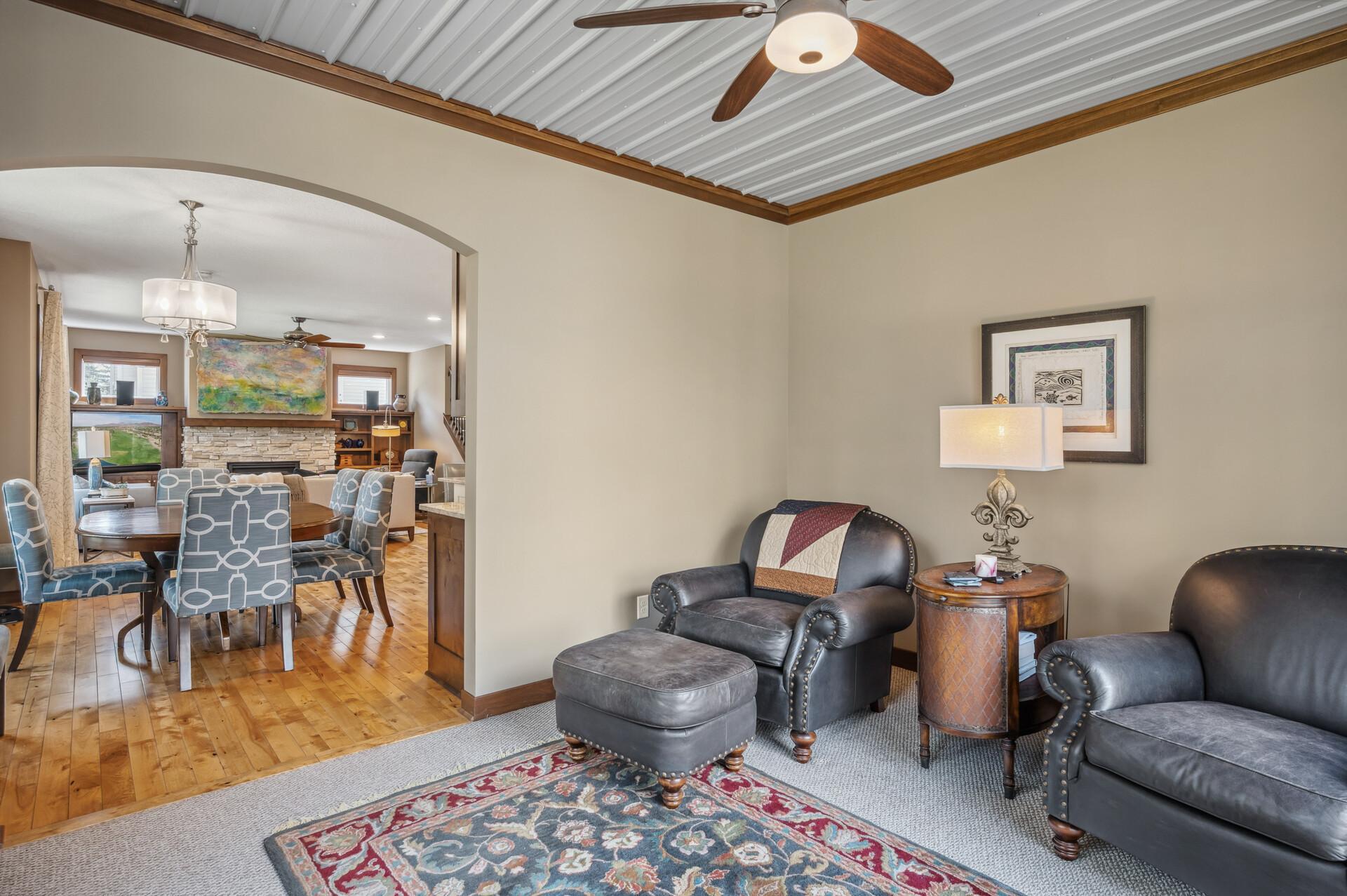 887 Pinetree Court