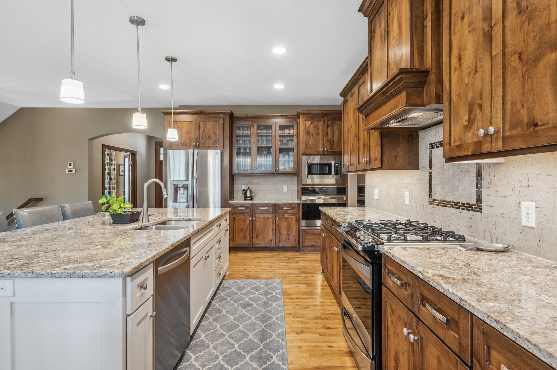 887 Pinetree Court