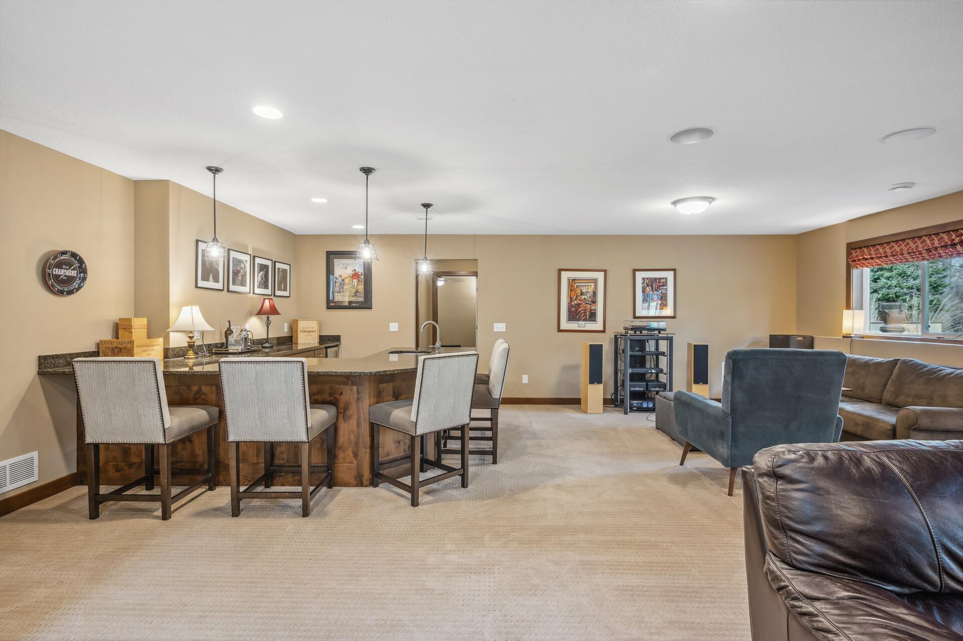 887 Pinetree Court
