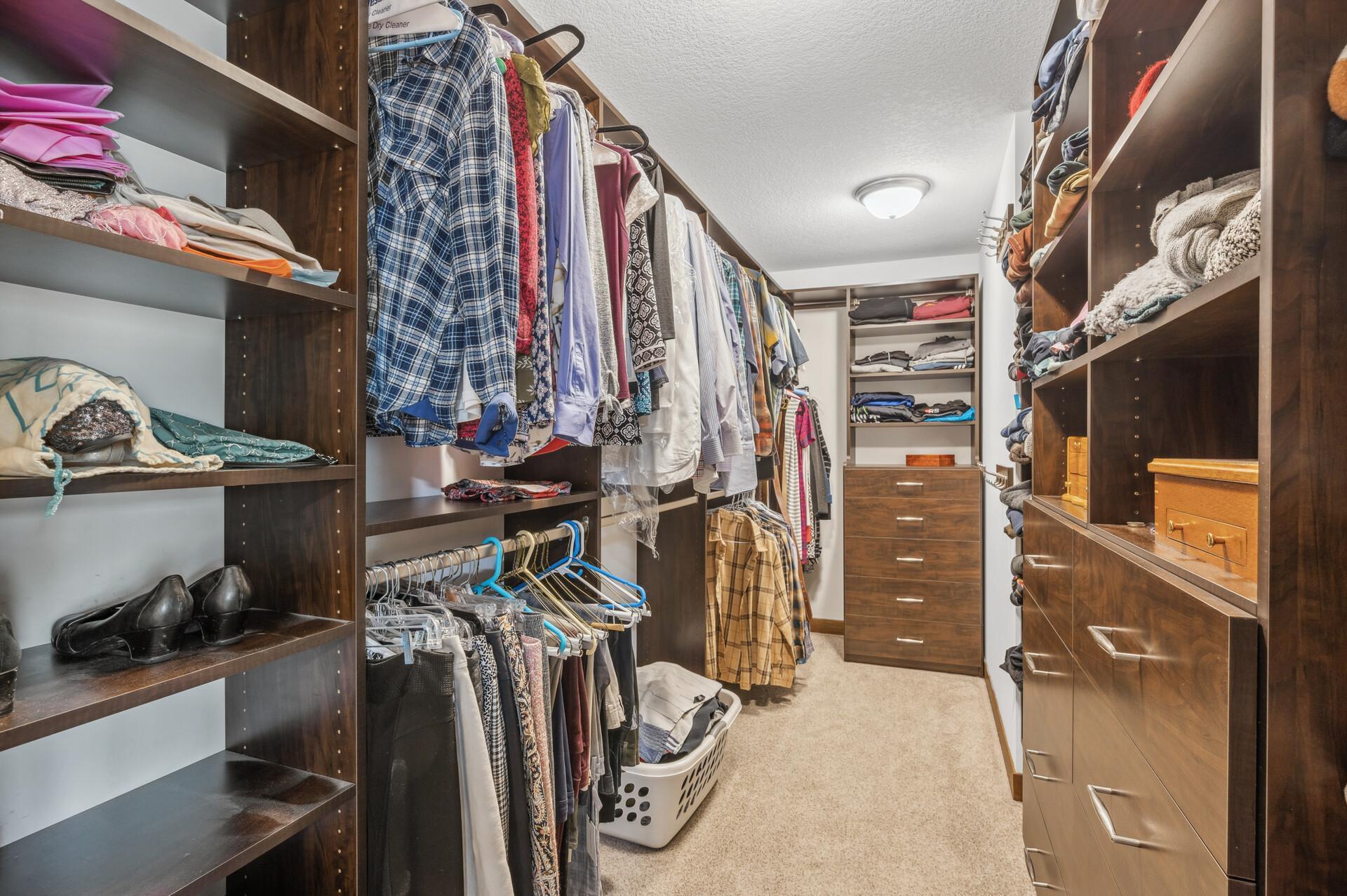 887 Pinetree Court