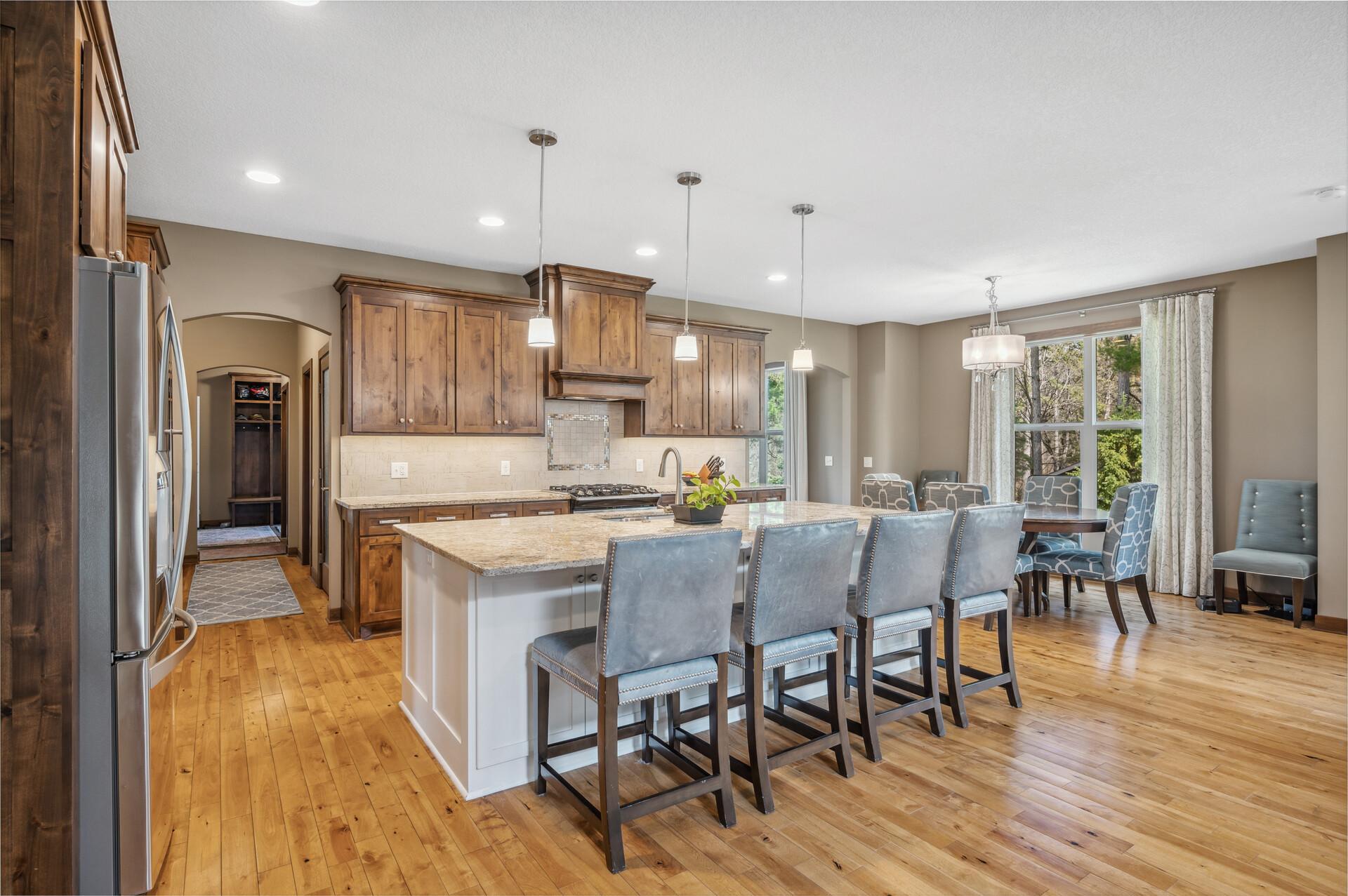 887 Pinetree Court
