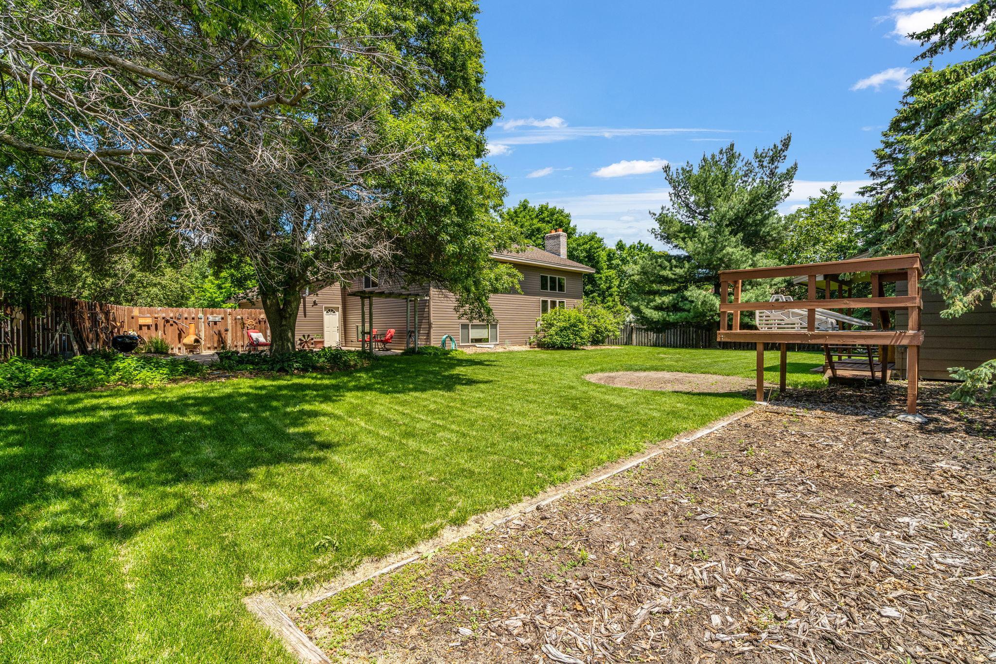 1096 138th Avenue NW