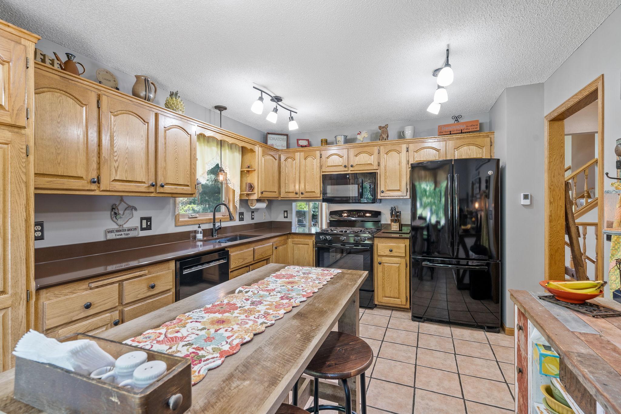 1096 138th Avenue NW