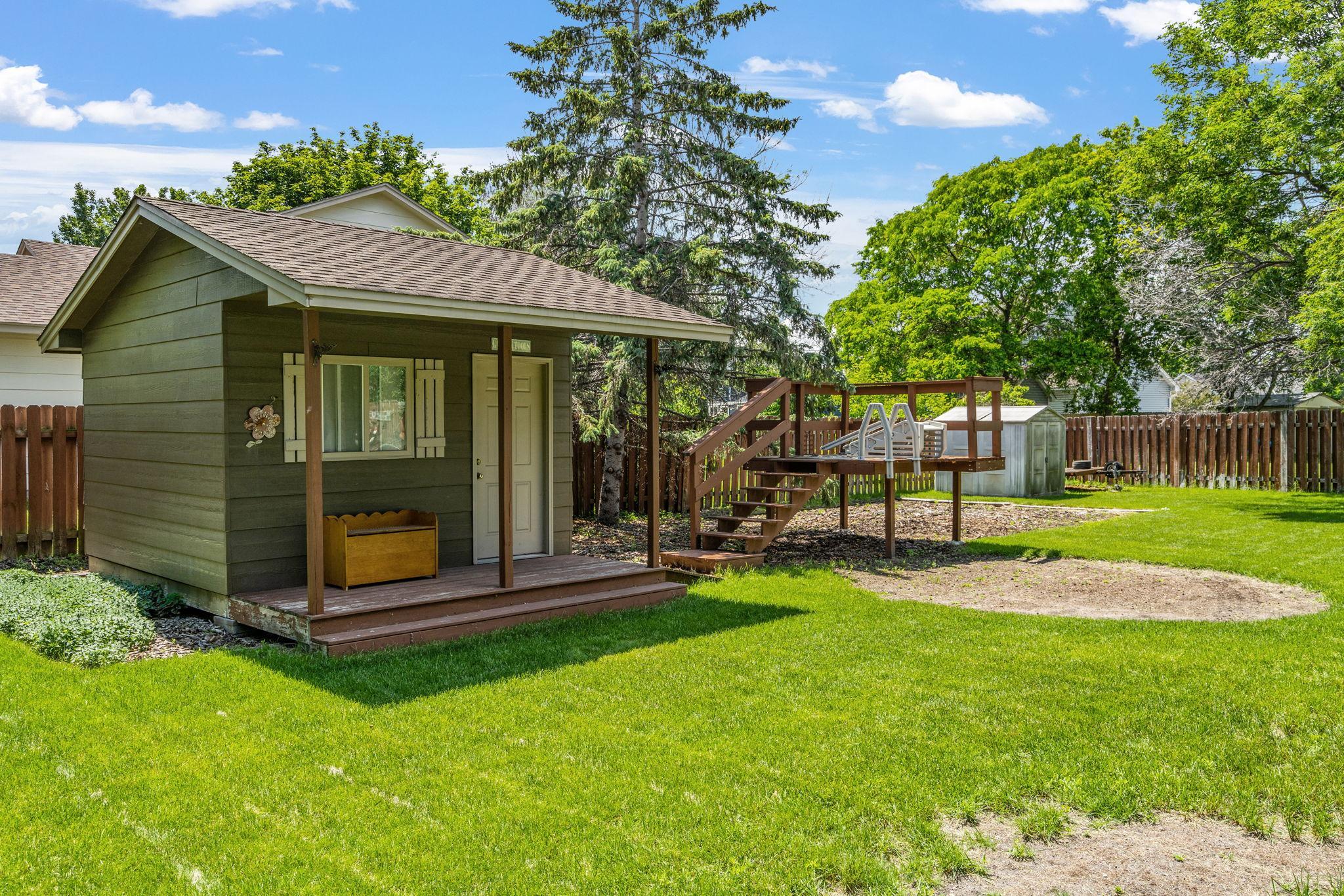 1096 138th Avenue NW