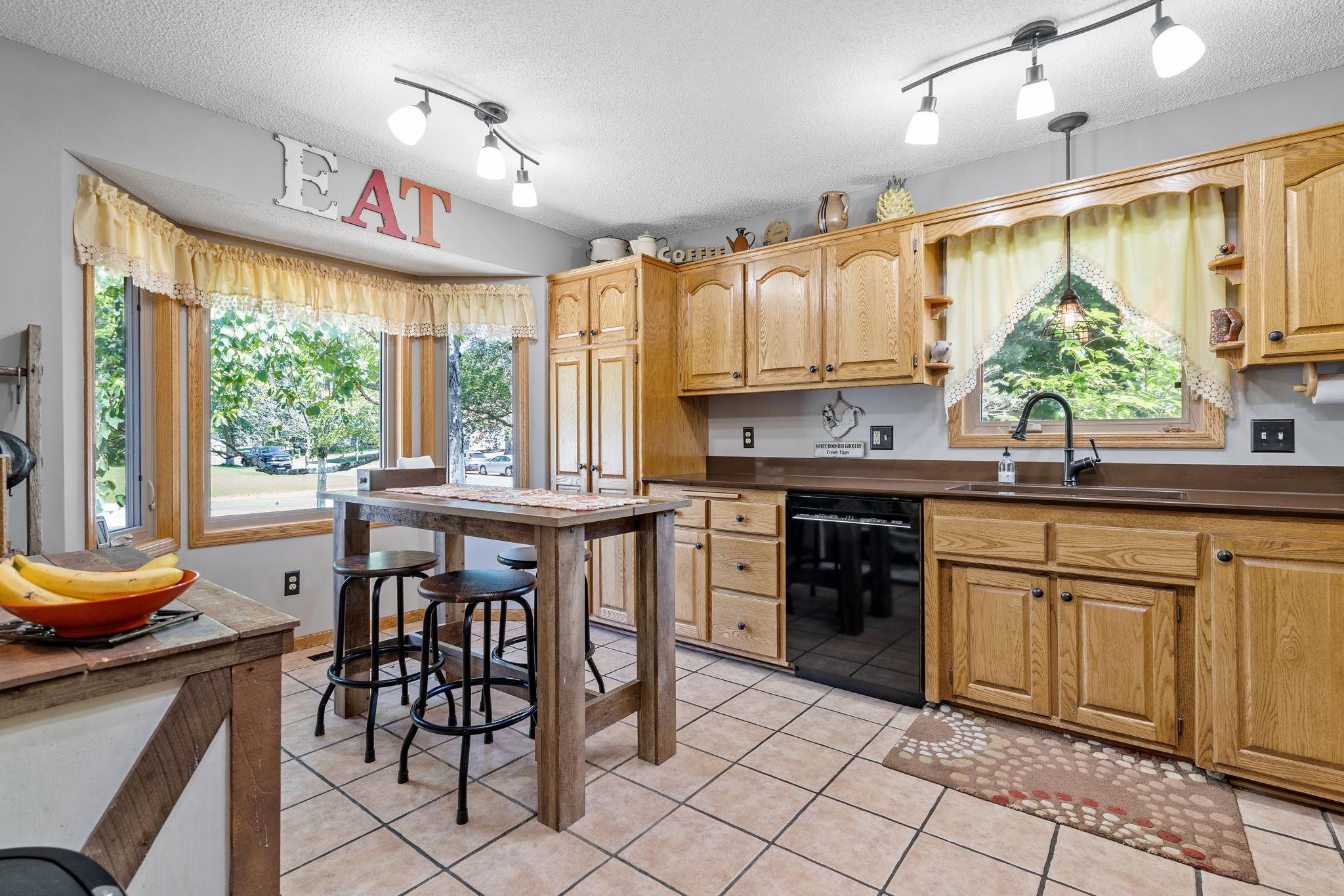 1096 138th Avenue NW