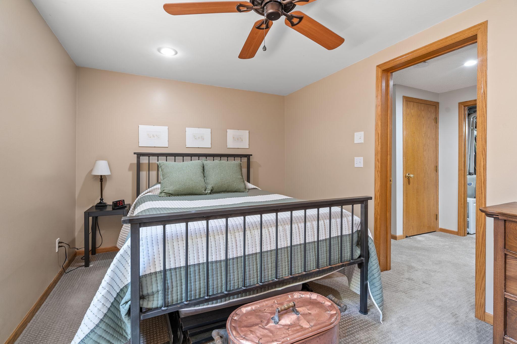 1096 138th Avenue NW