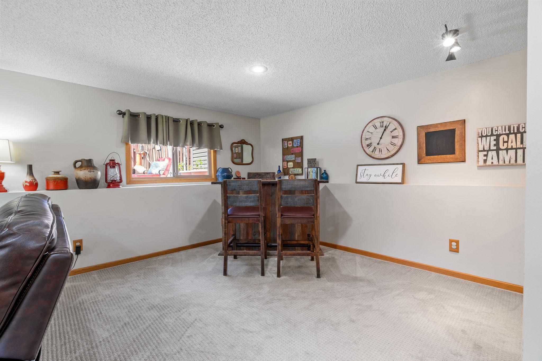 1096 138th Avenue NW