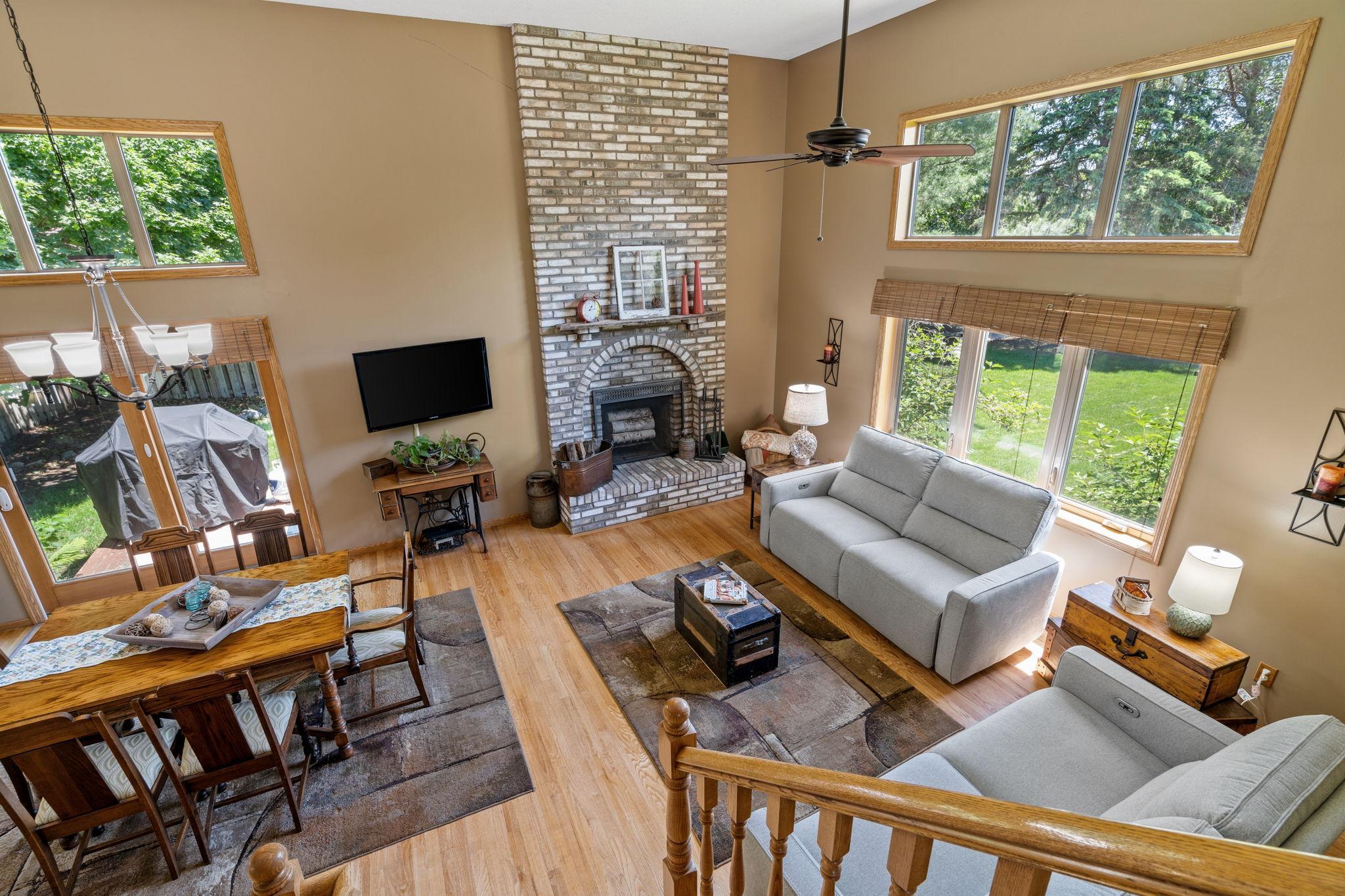 1096 138th Avenue NW