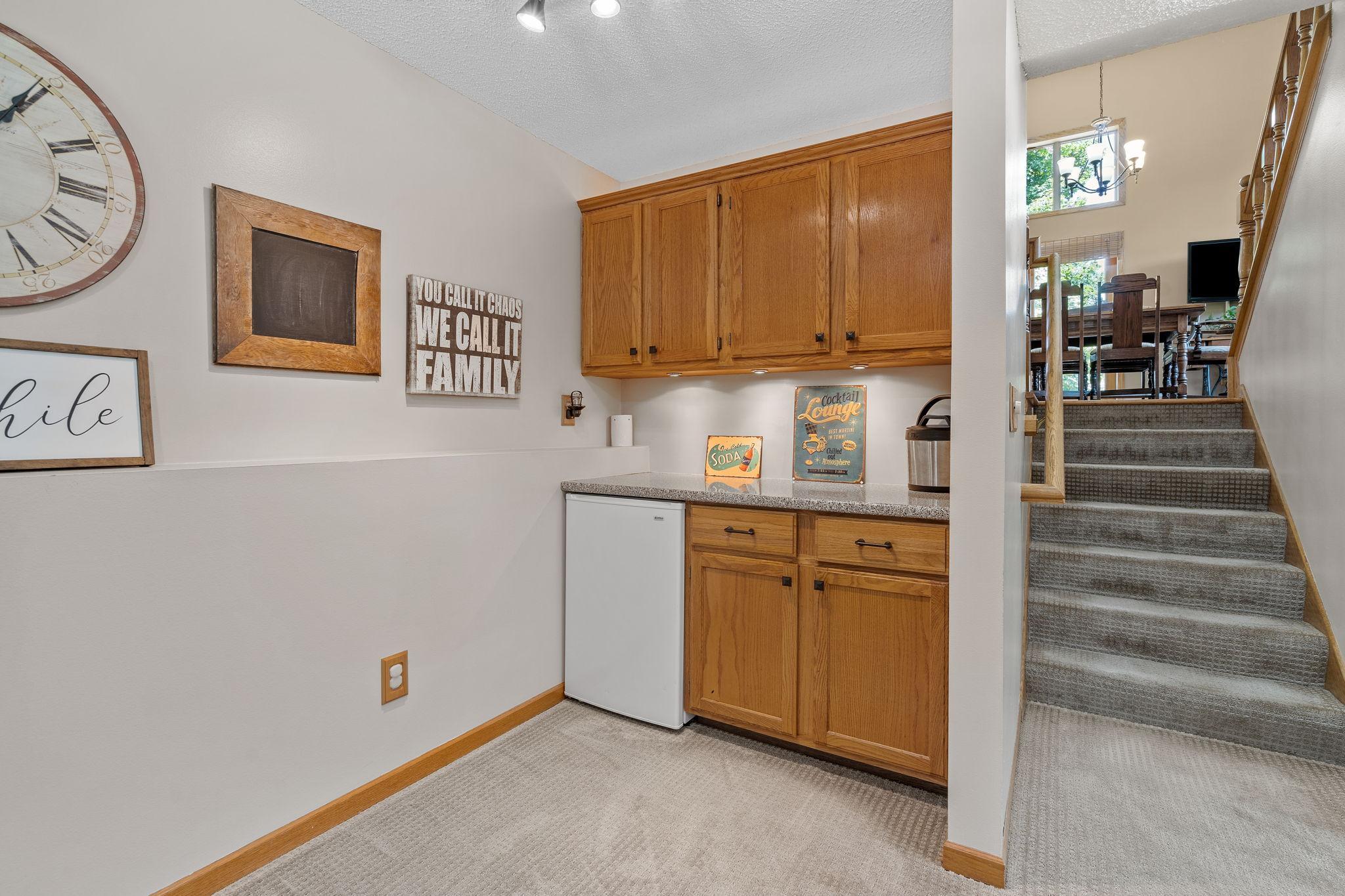 1096 138th Avenue NW