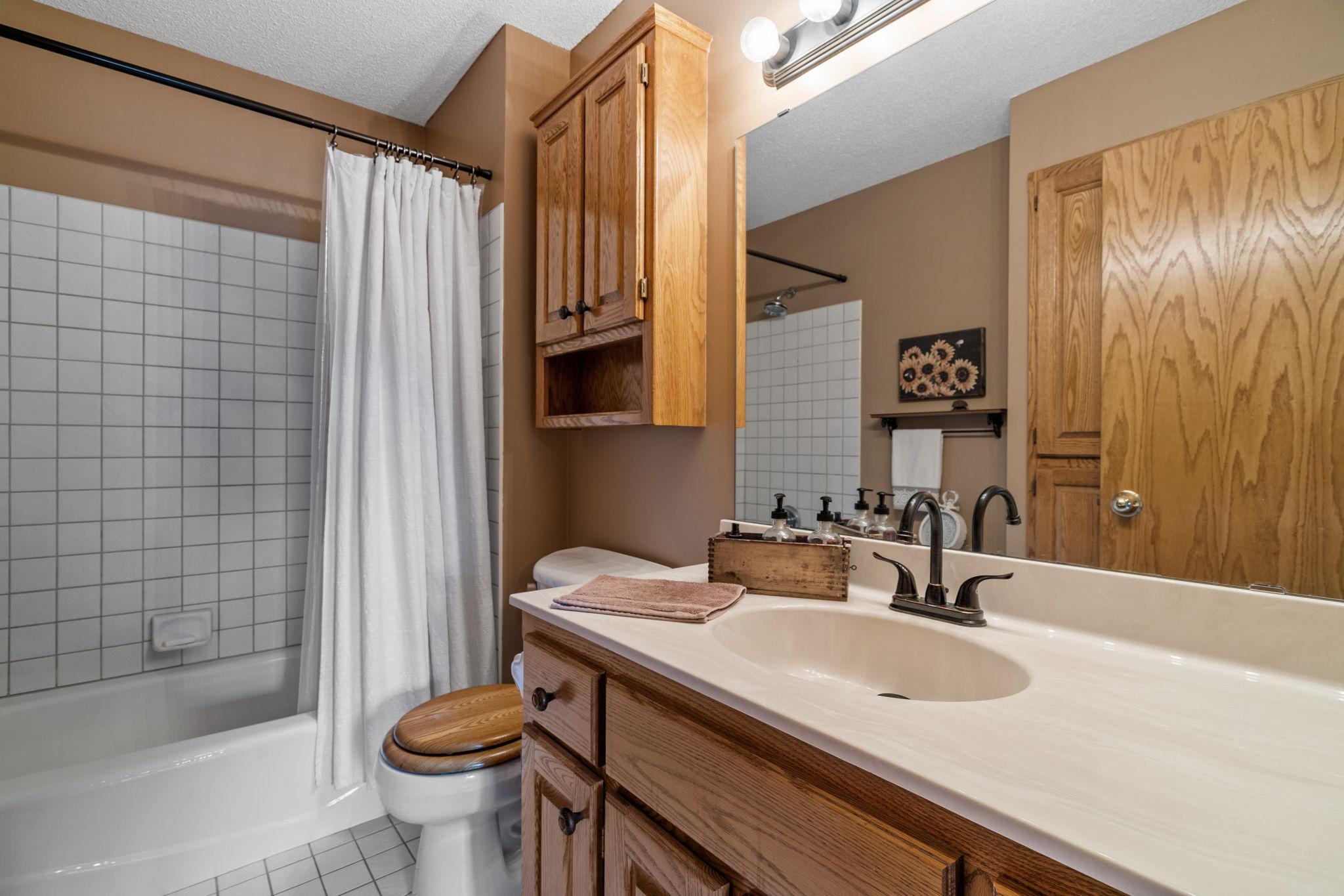 1096 138th Avenue NW