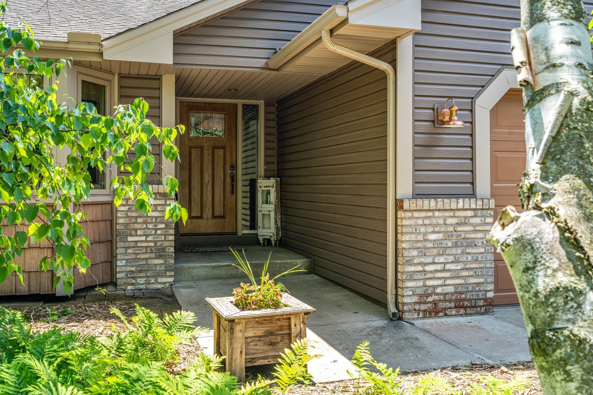 1096 138th Avenue NW