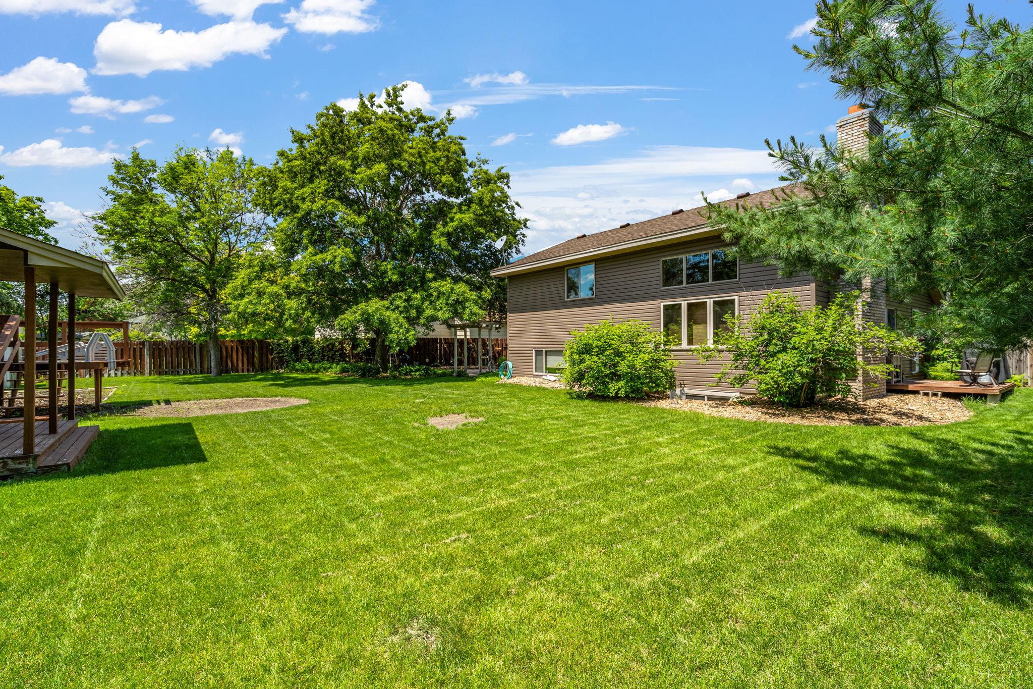 1096 138th Avenue NW