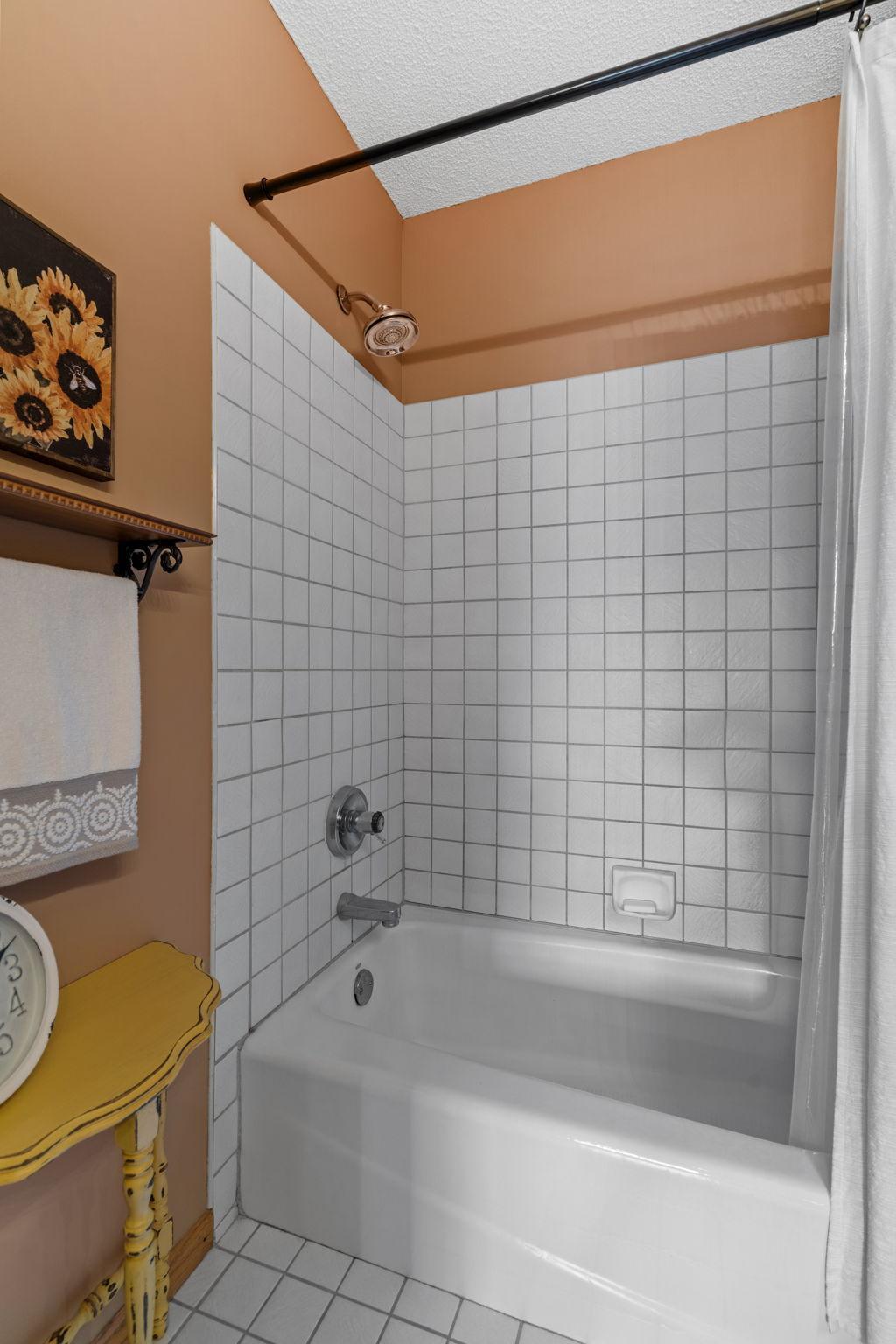 1096 138th Avenue NW