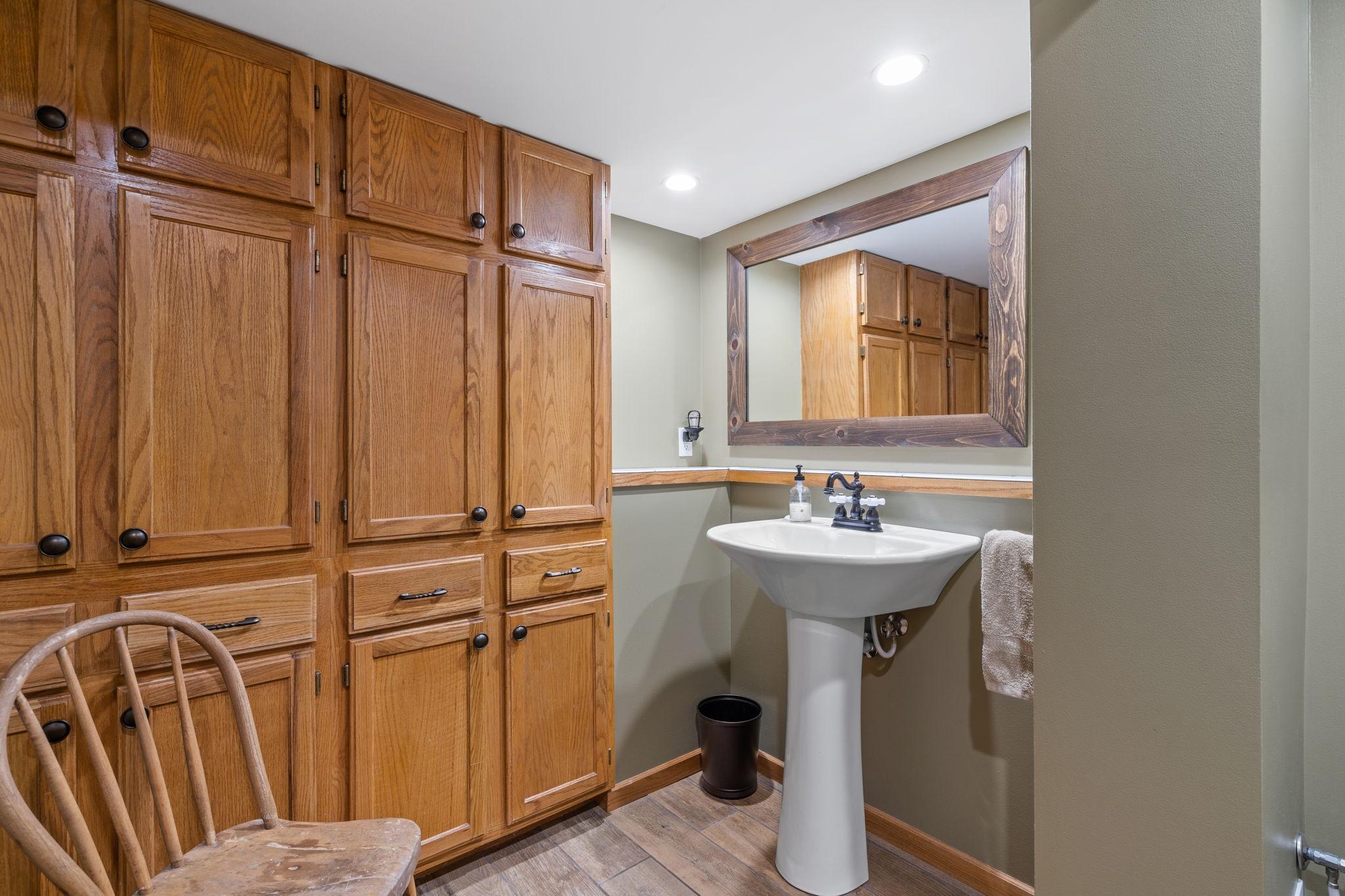 1096 138th Avenue NW