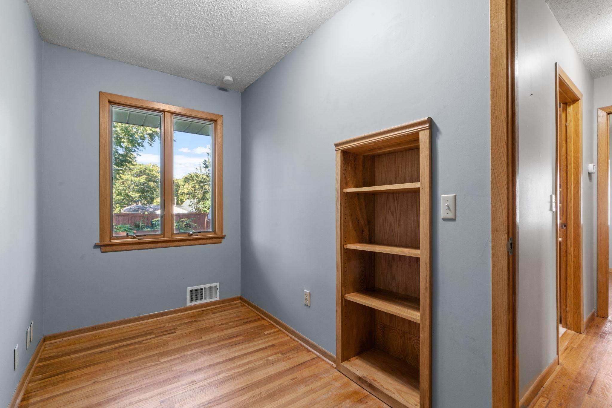 8742 Thomas Avenue S