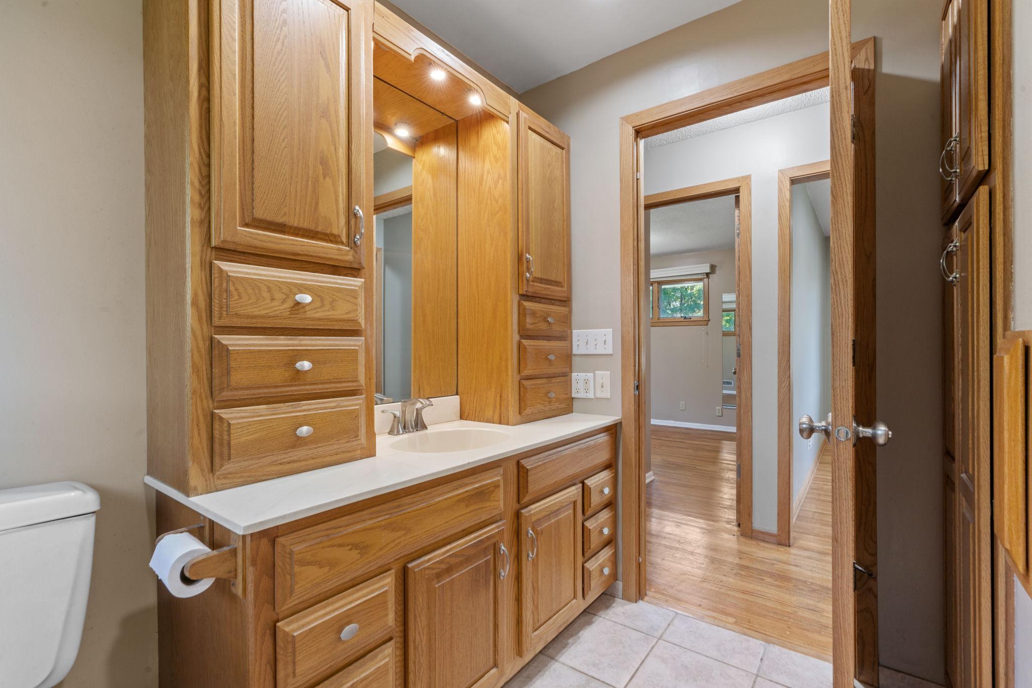 8742 Thomas Avenue S