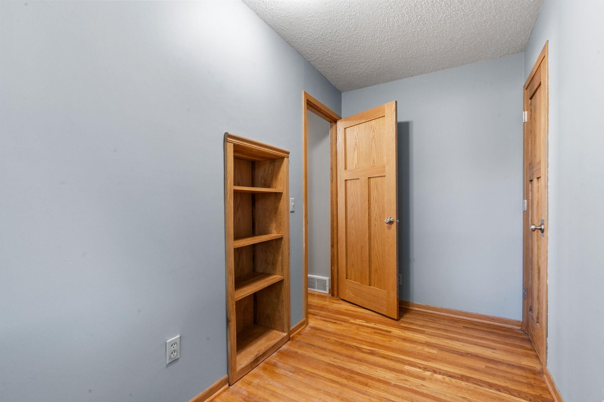 8742 Thomas Avenue S