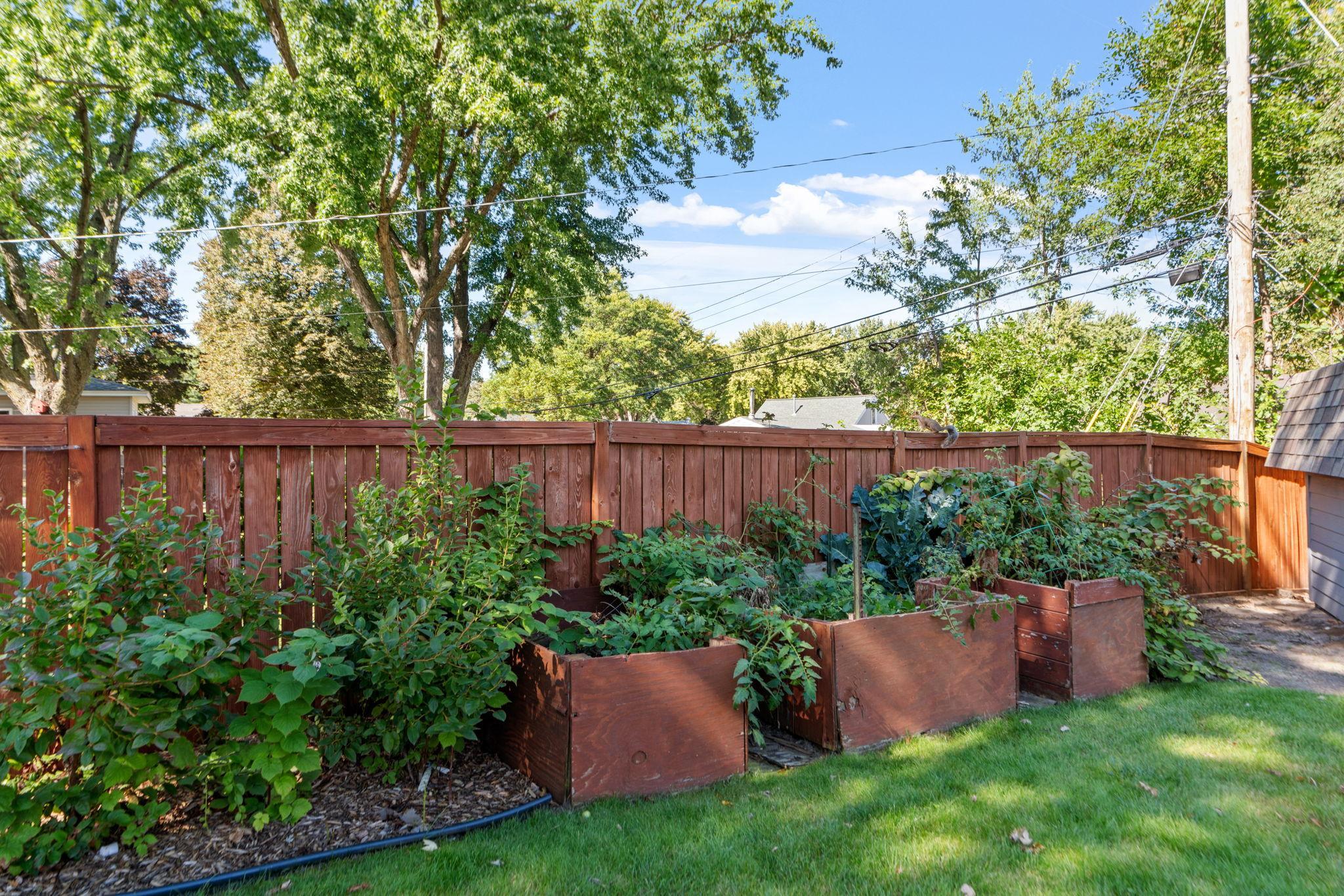 8742 Thomas Avenue S