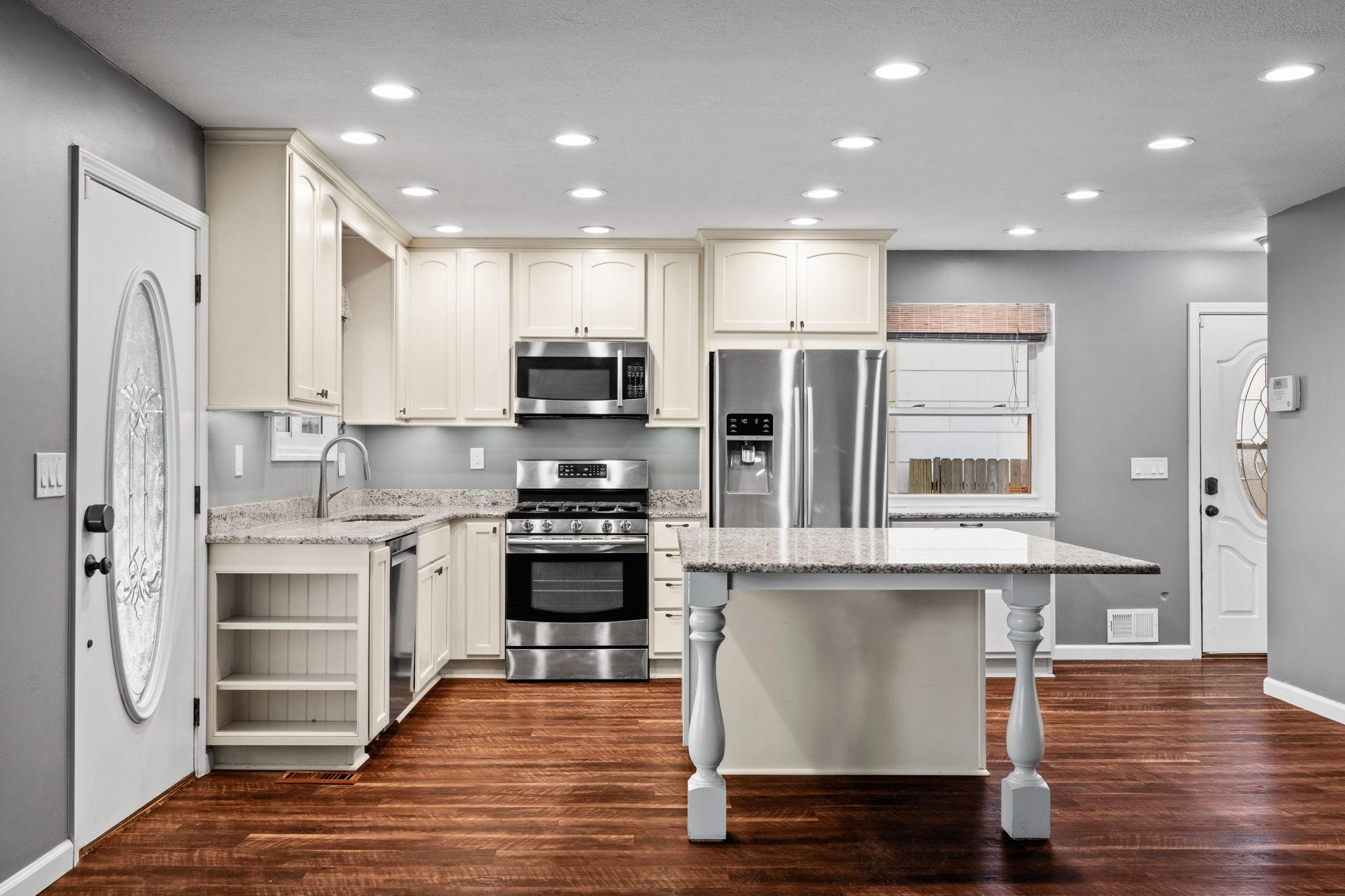 734 Quincy Street NE