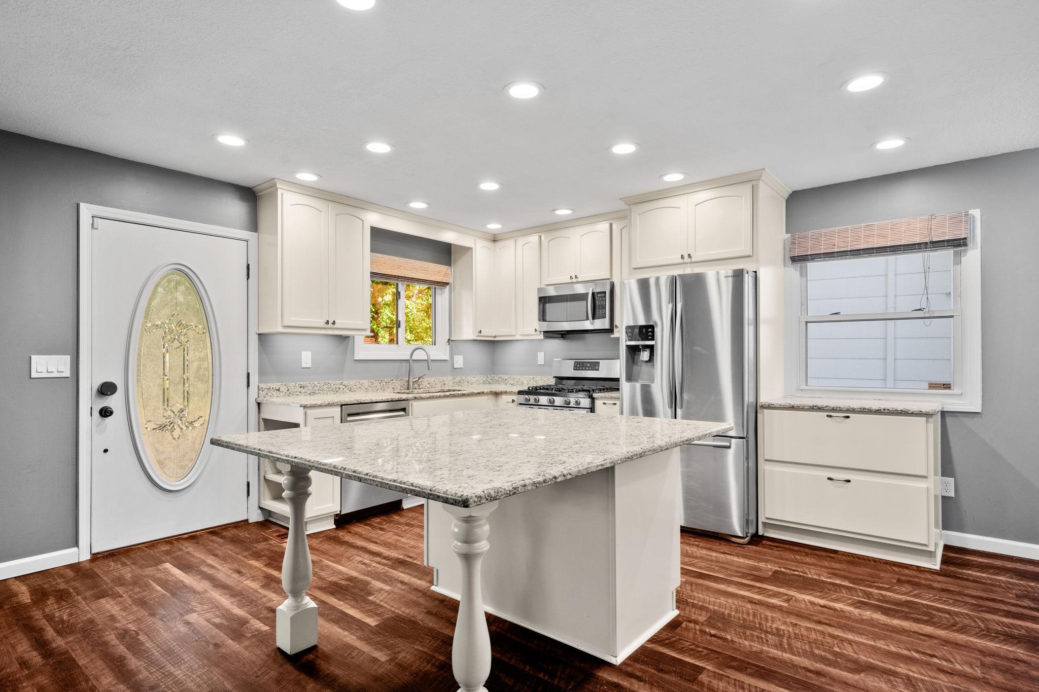 734 Quincy Street NE