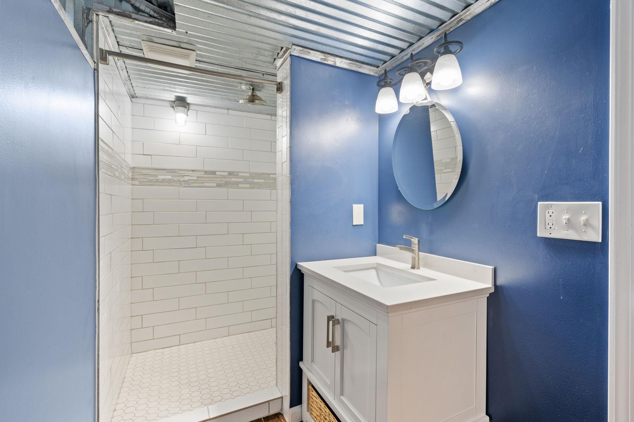 734 Quincy Street NE