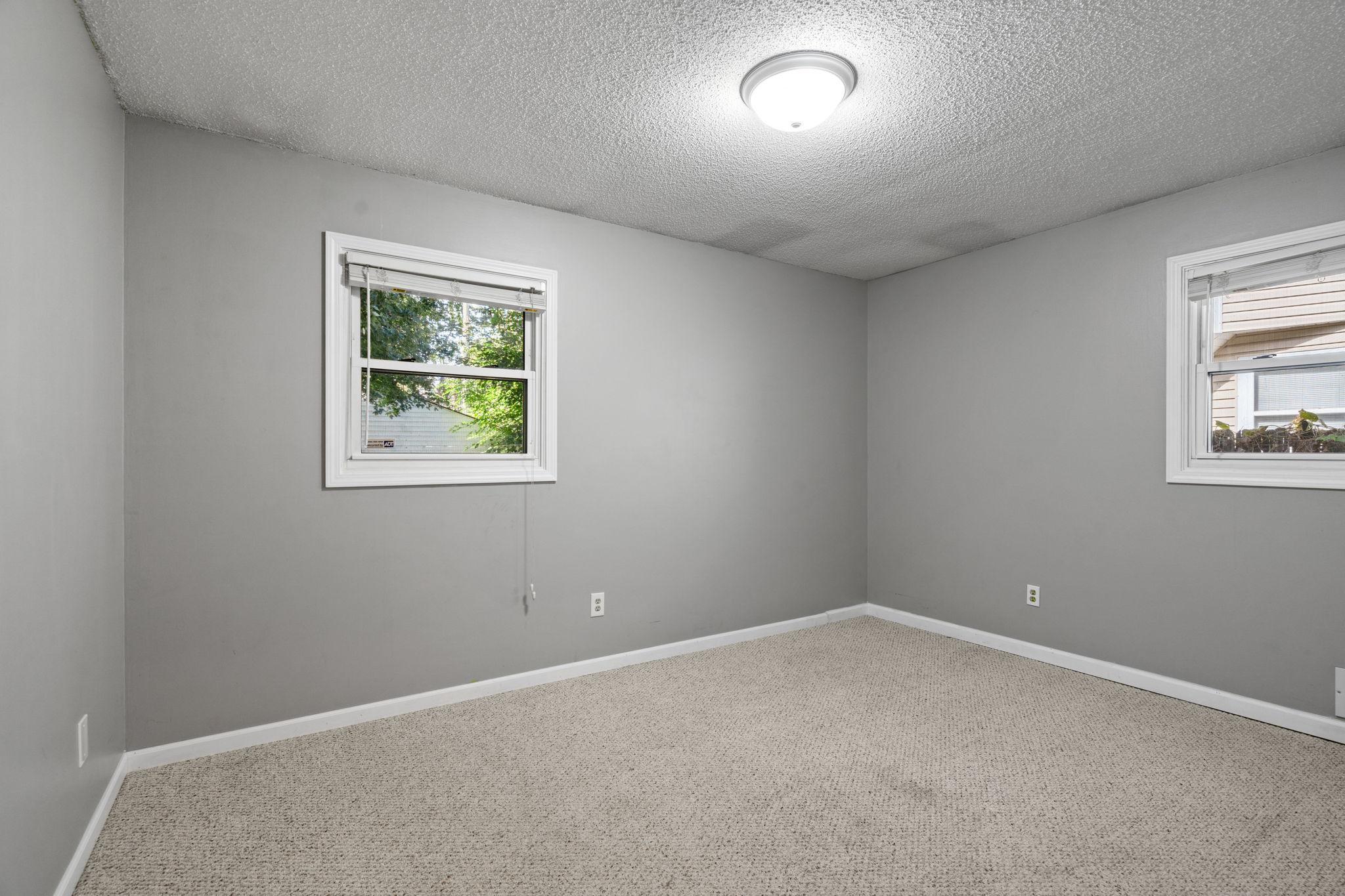 734 Quincy Street NE