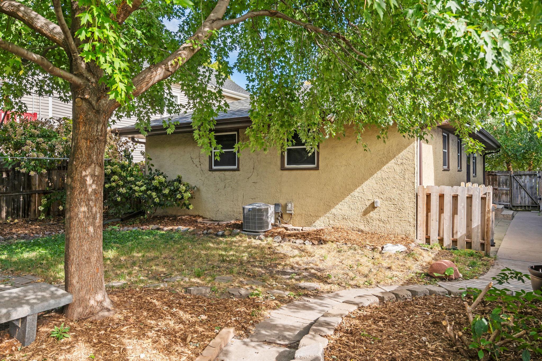 734 Quincy Street NE