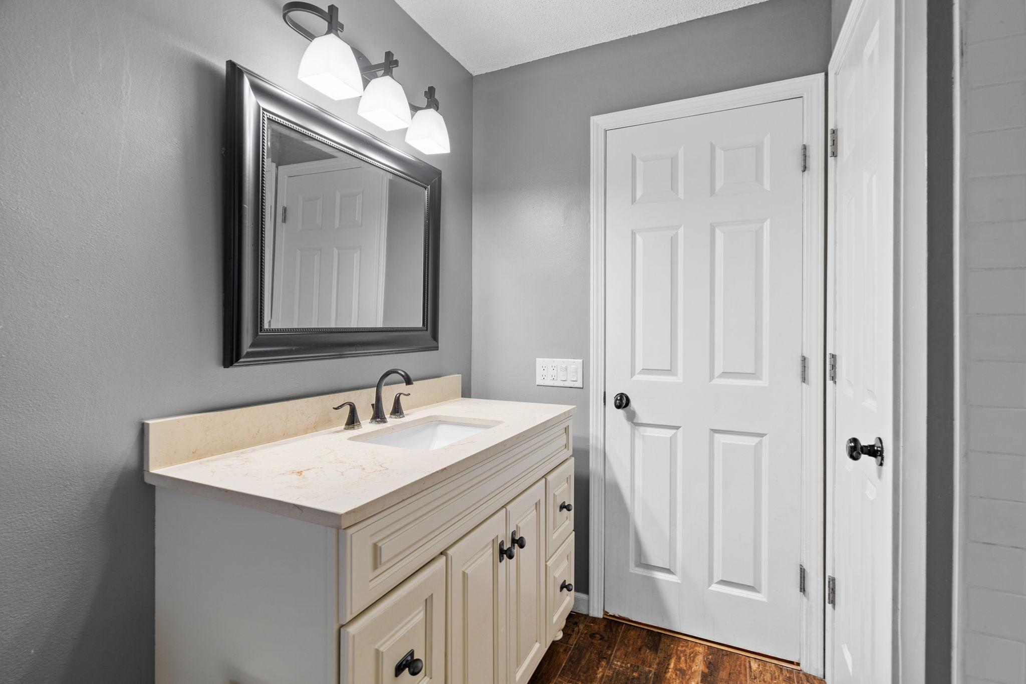 734 Quincy Street NE