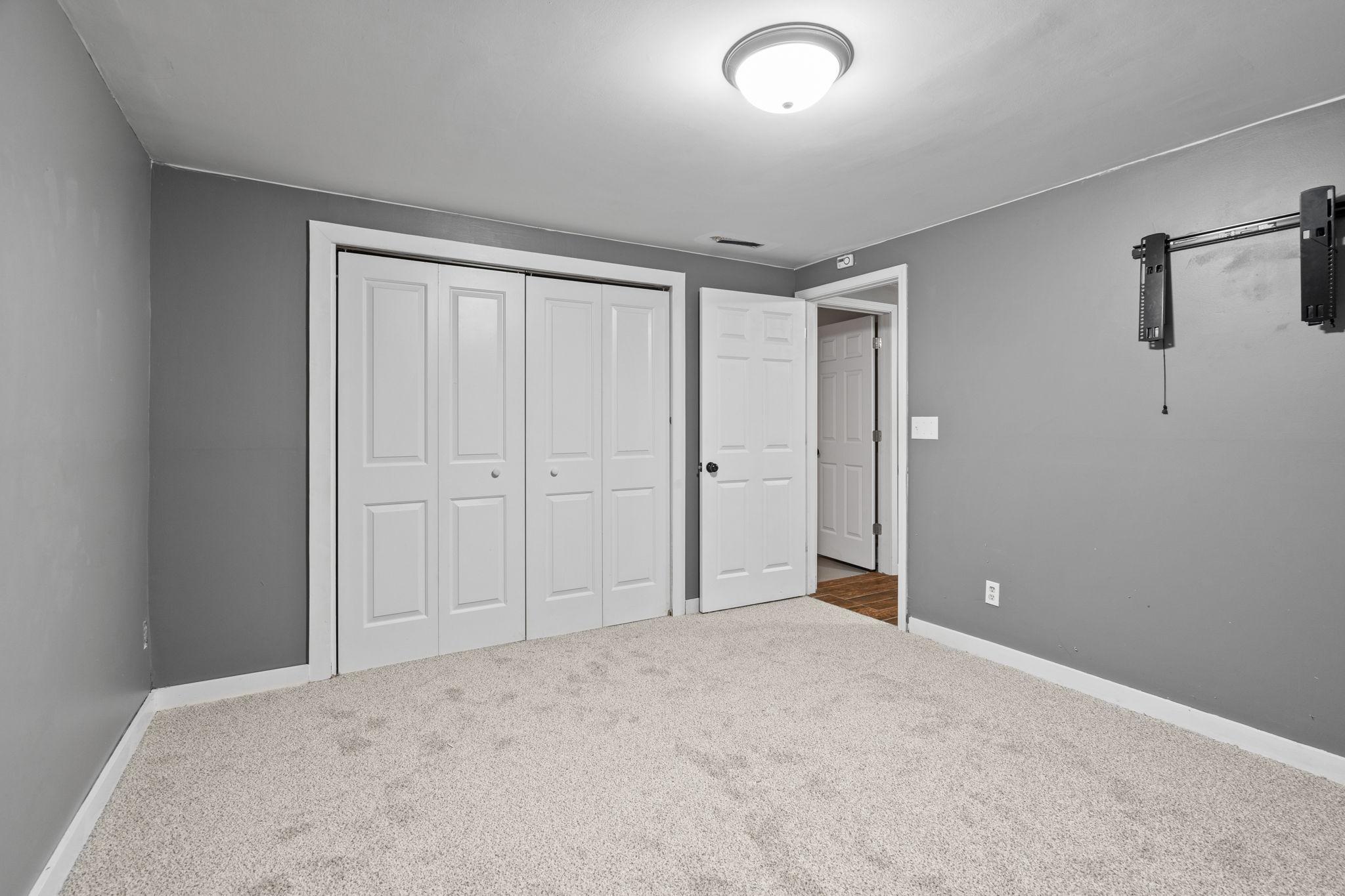 734 Quincy Street NE