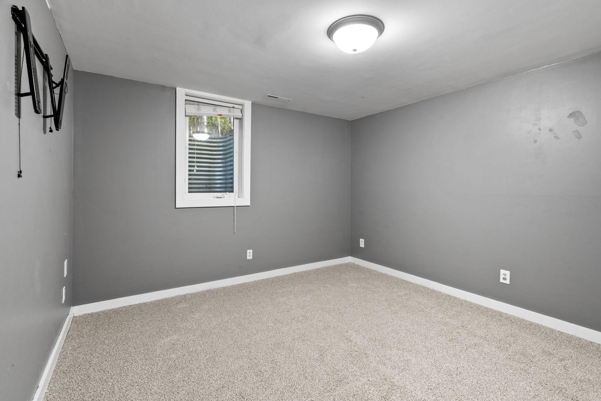 734 Quincy Street NE