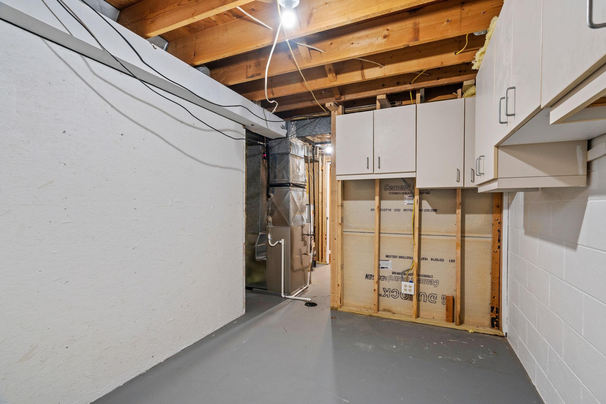 734 Quincy Street NE