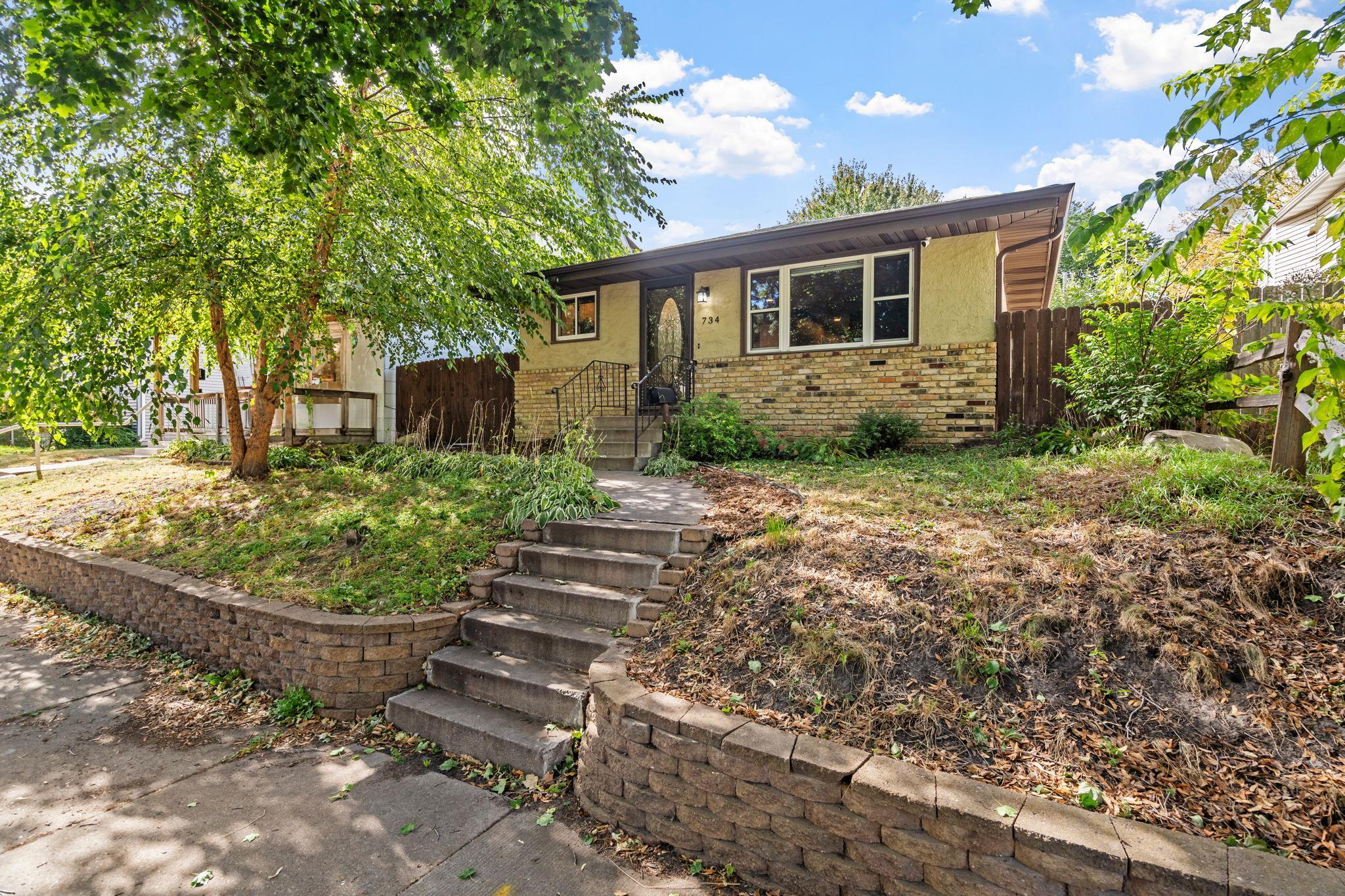 734 Quincy Street NE