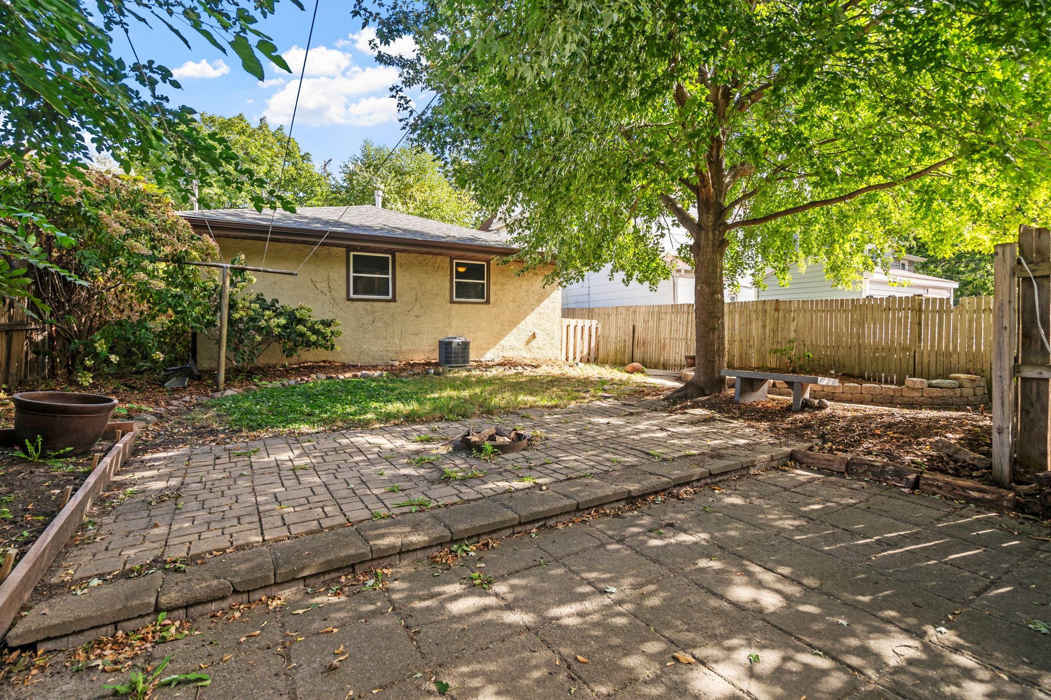 734 Quincy Street NE