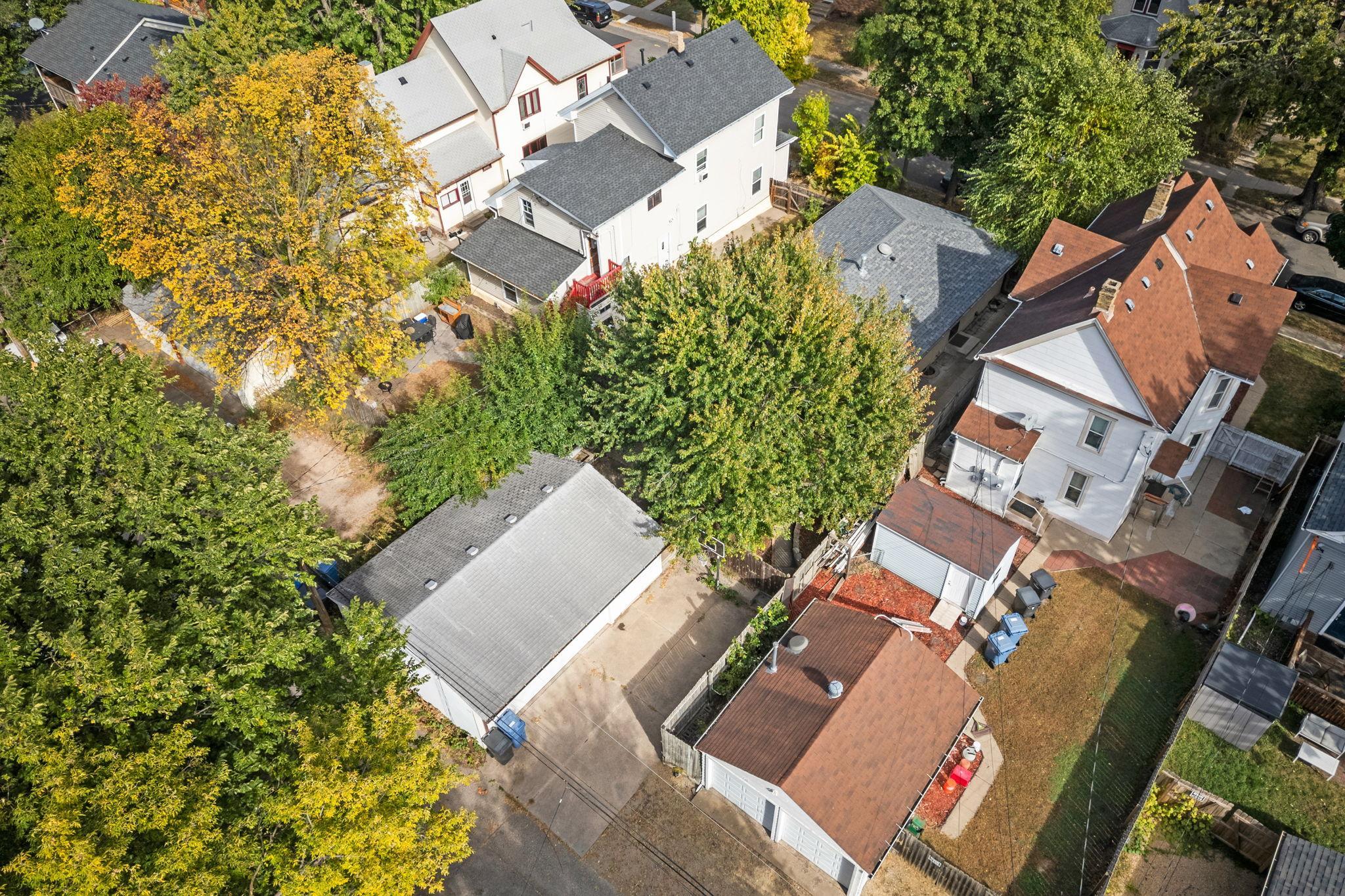 734 Quincy Street NE