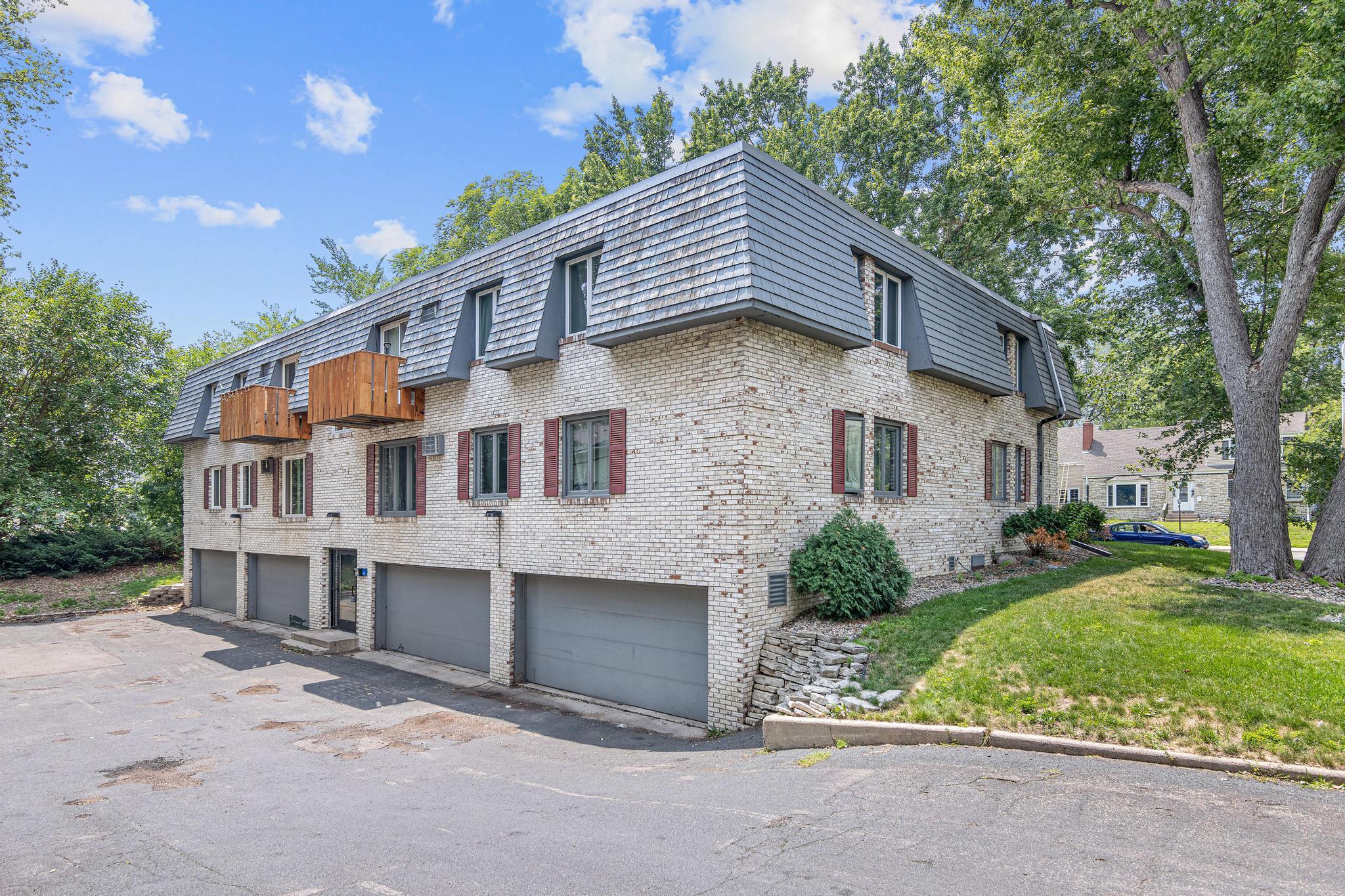 6901 Penn Avenue S Unit: 202