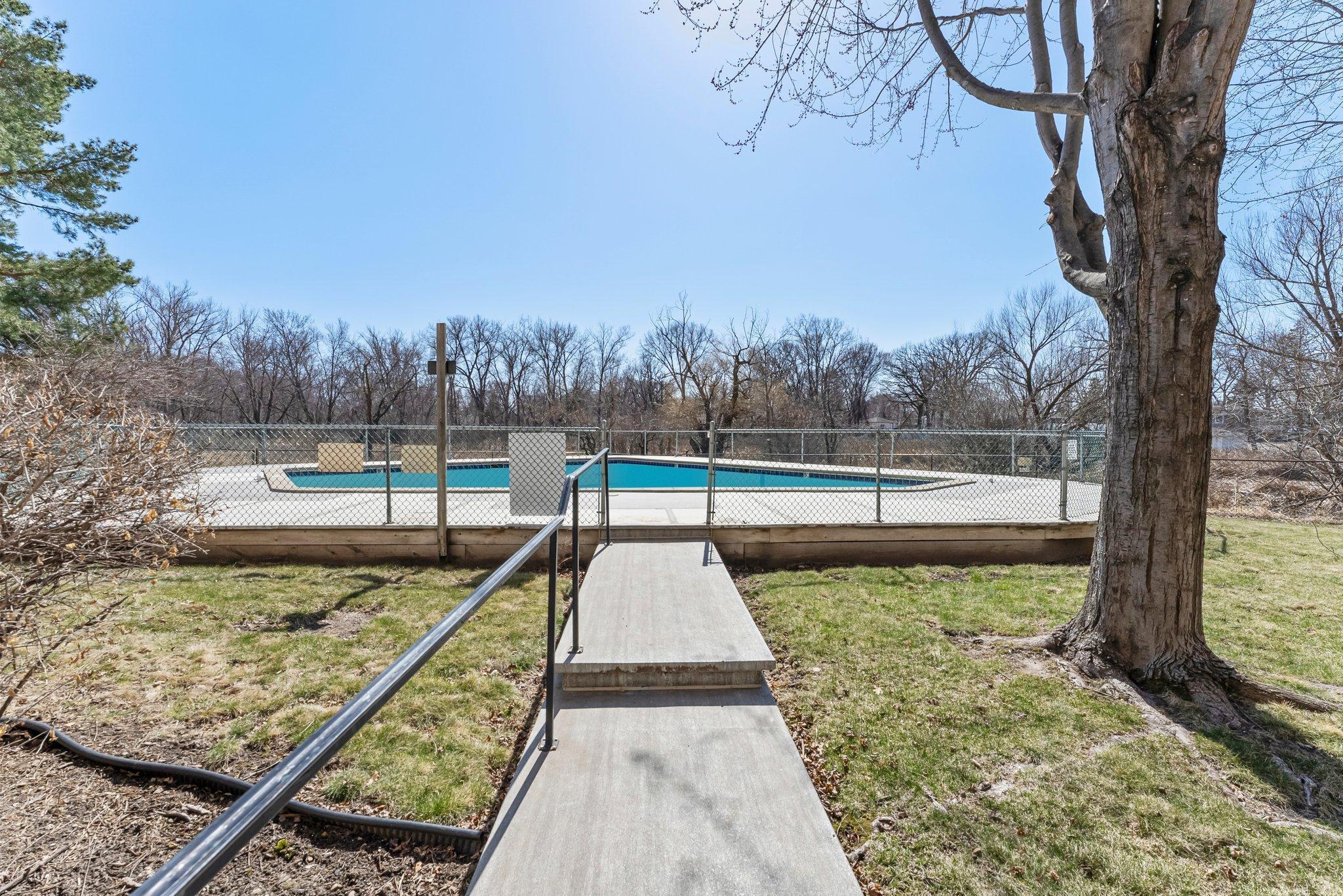 4710 58th Avenue N Unit: 310