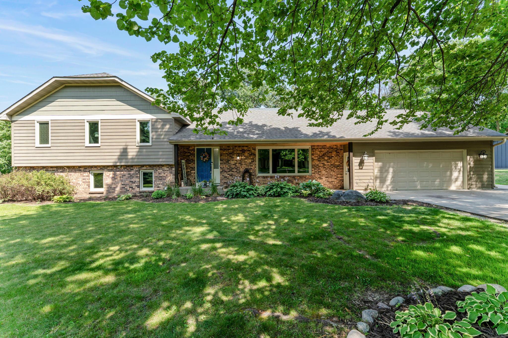 2680 Holly Lane N