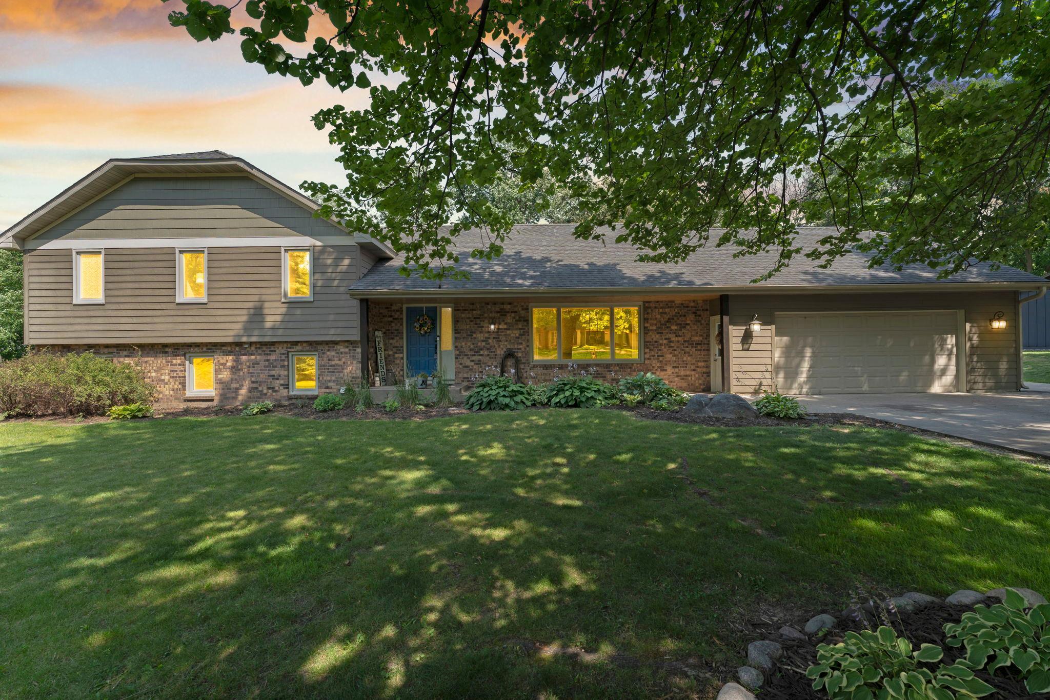 2680 Holly Lane N