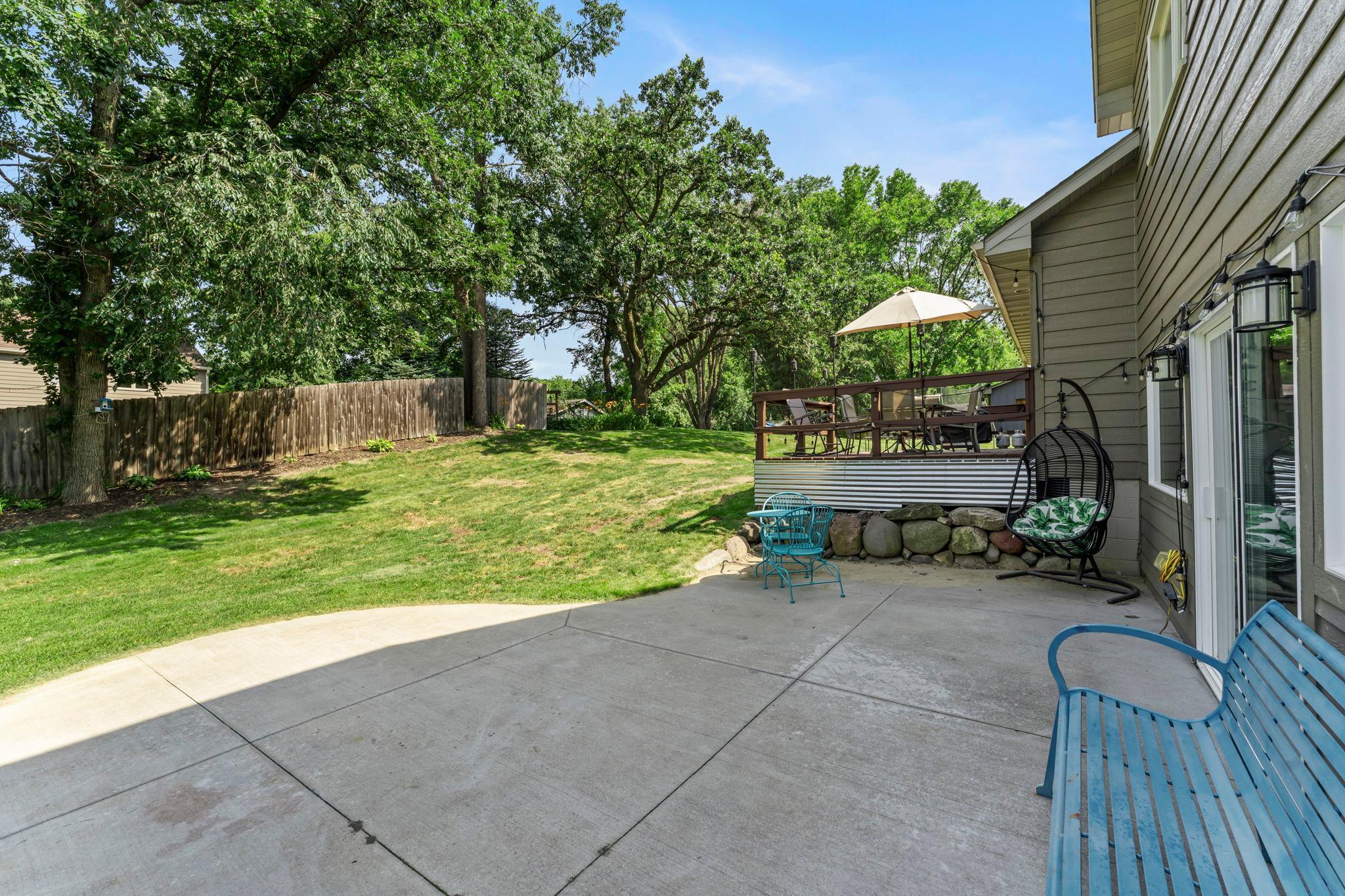 2680 Holly Lane N