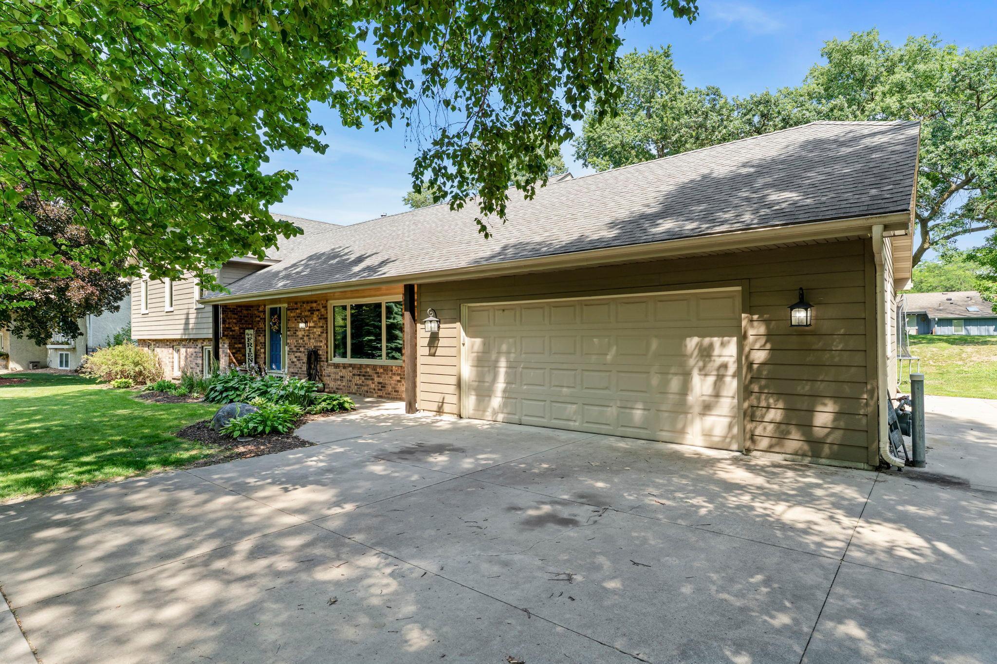 2680 Holly Lane N