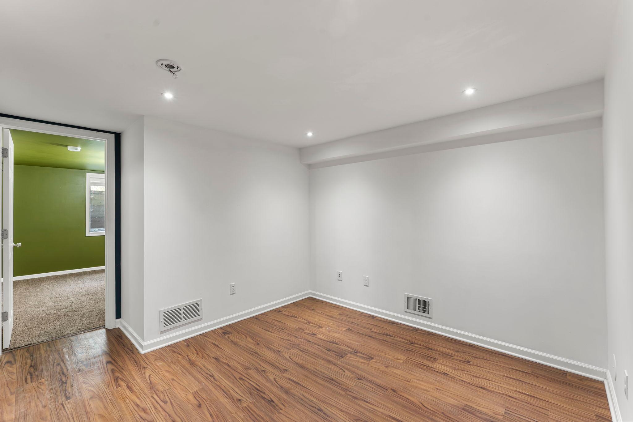 4324 Royce Street NE