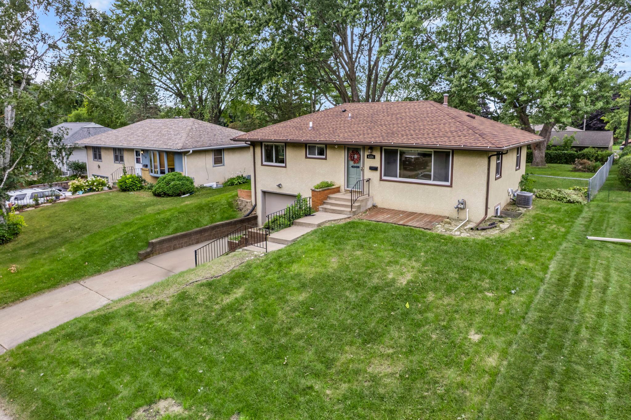 4324 Royce Street NE