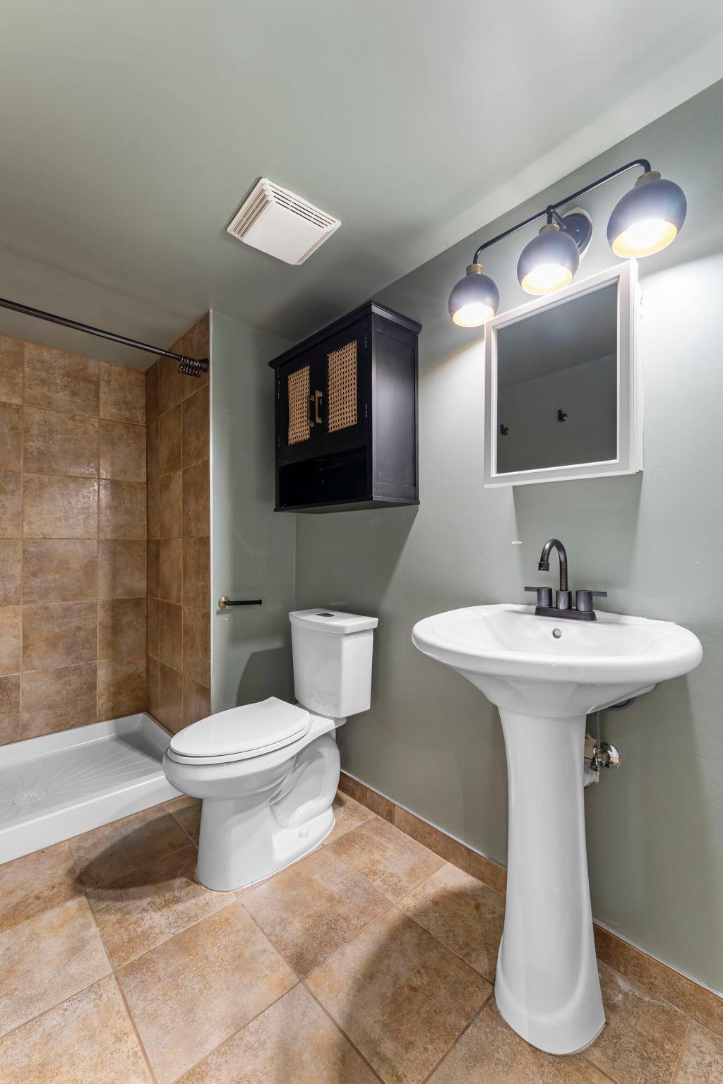 4324 Royce Street NE