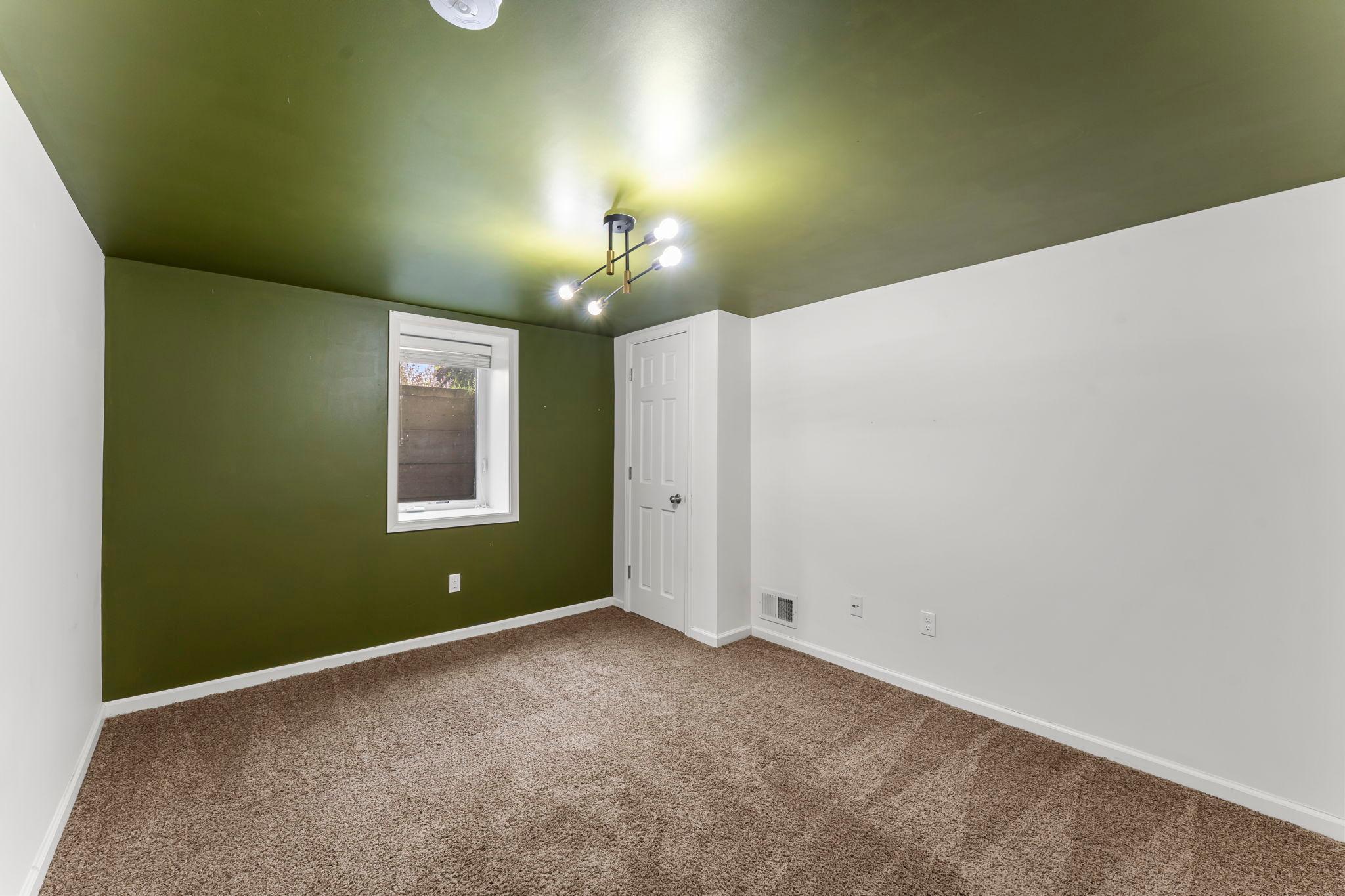 4324 Royce Street NE