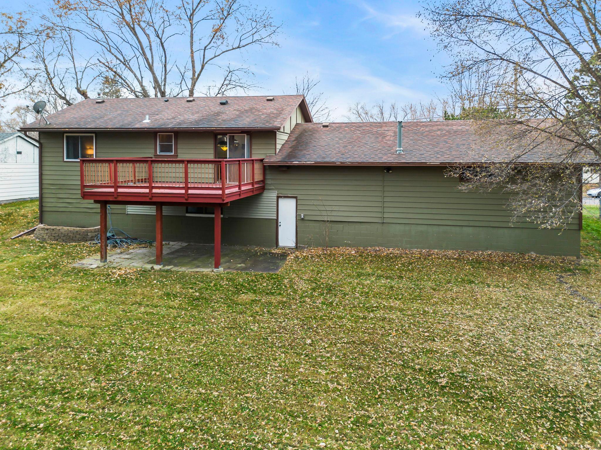 633 Sand Creek Drive NW