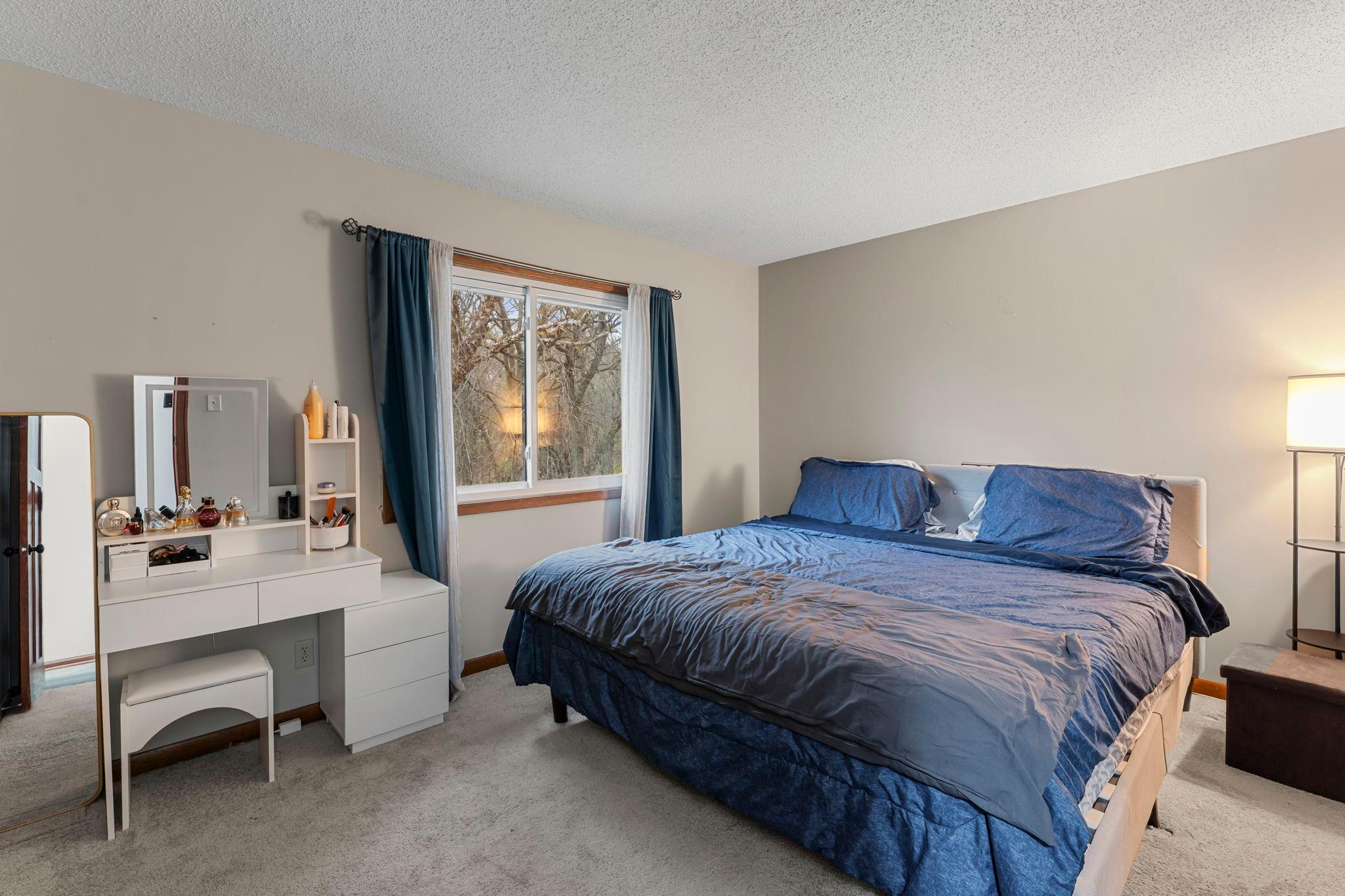 633 Sand Creek Drive NW