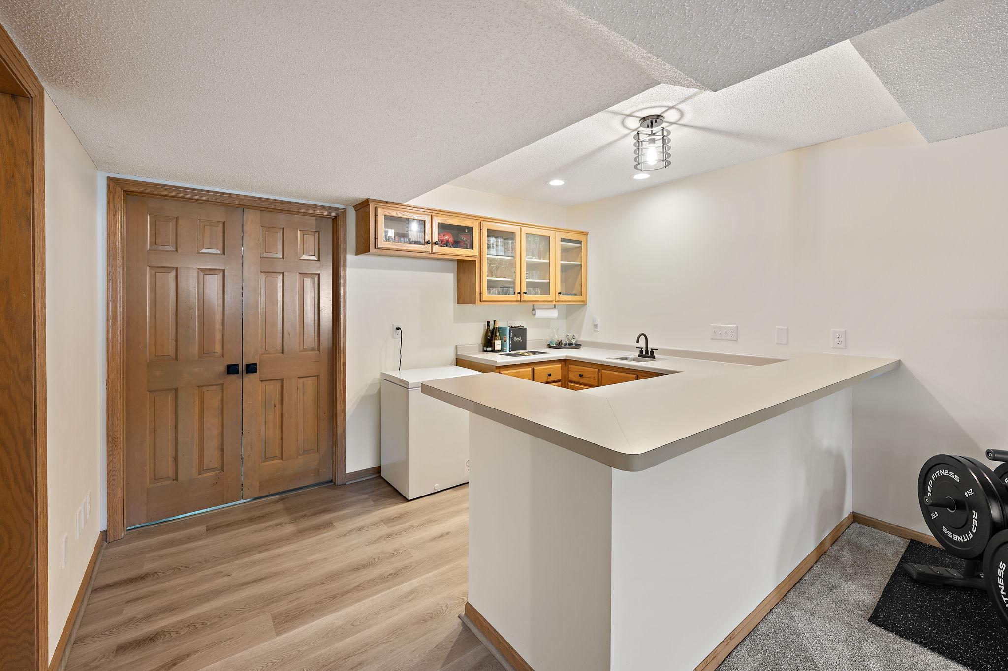 1746 Interlachen Bay