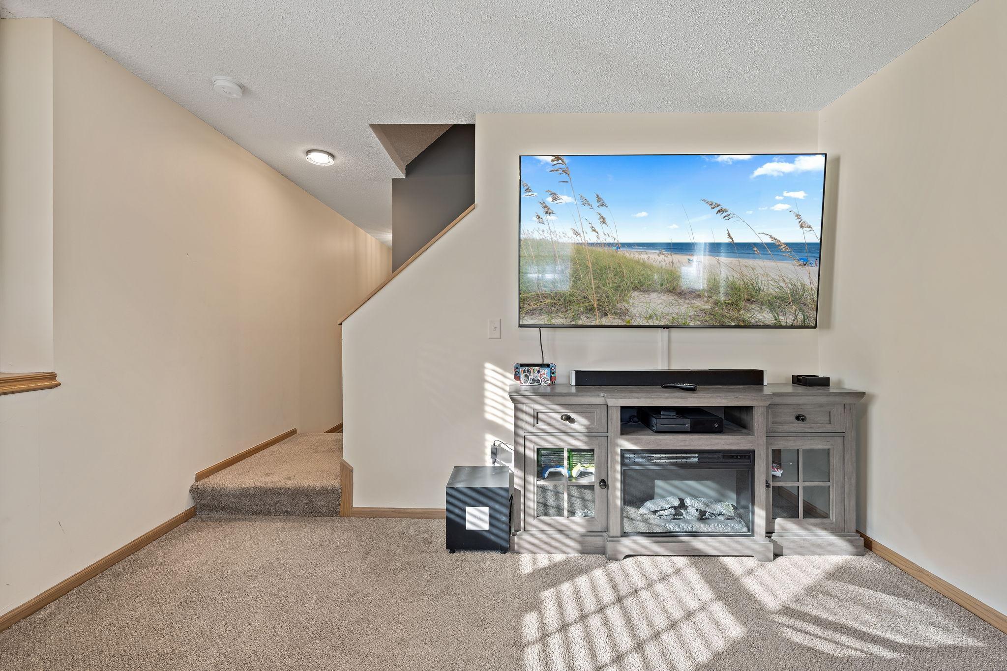 1746 Interlachen Bay