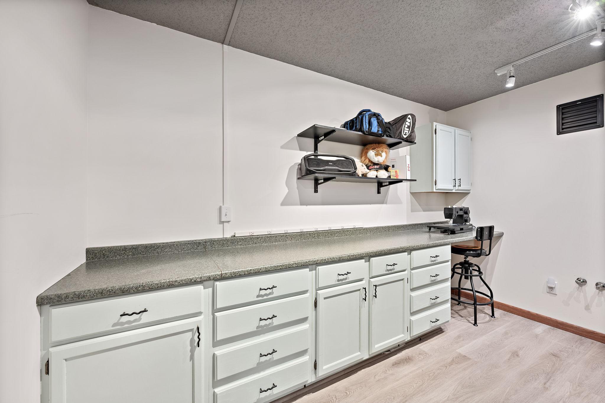 1746 Interlachen Bay